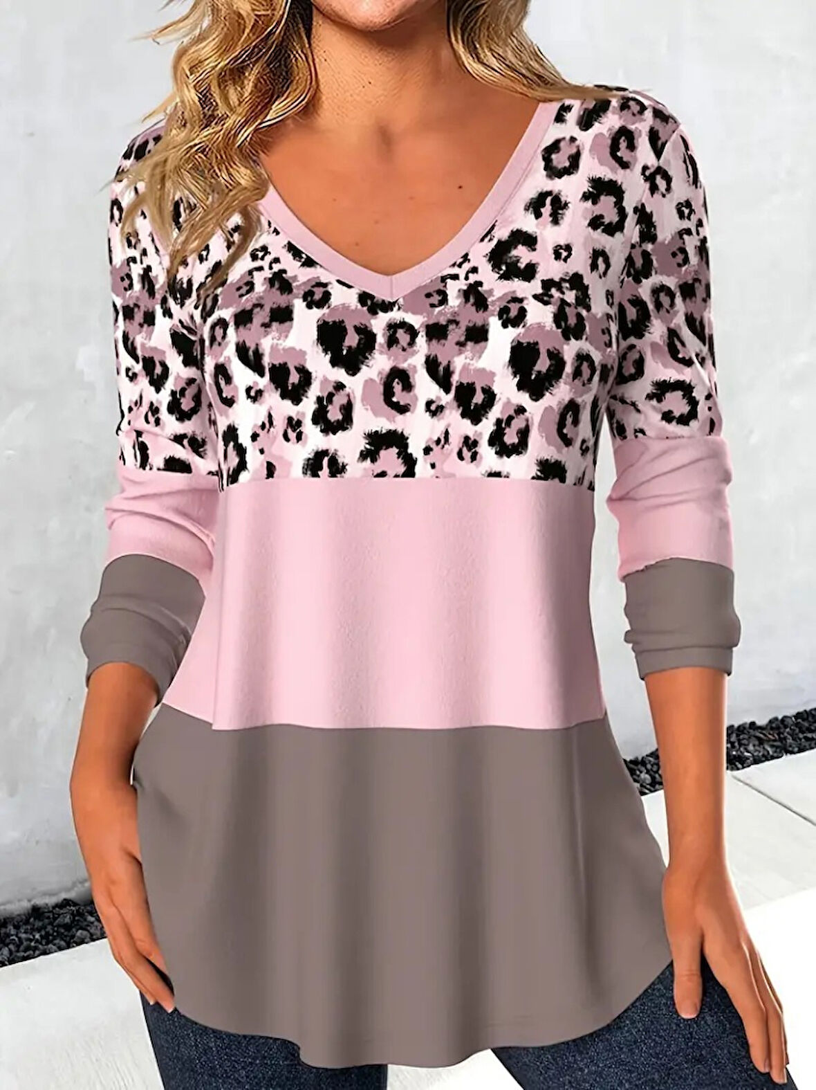 TUA MODA Kadın Uzun Kollu V Yakalı Leopar Baskılı şardonlu Dalgıç Bluz