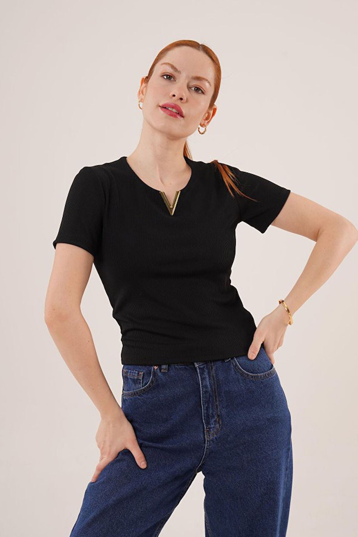 TUA MODA Kısa Kollu Yaka Detaylı Kaşkorse Siyah Bluz