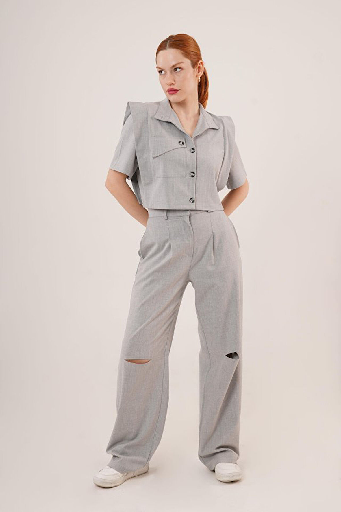 TUA MODA Cepli Düğmeli Bluz Ve Diz Detaylı Pantolon Gri İkili Takım