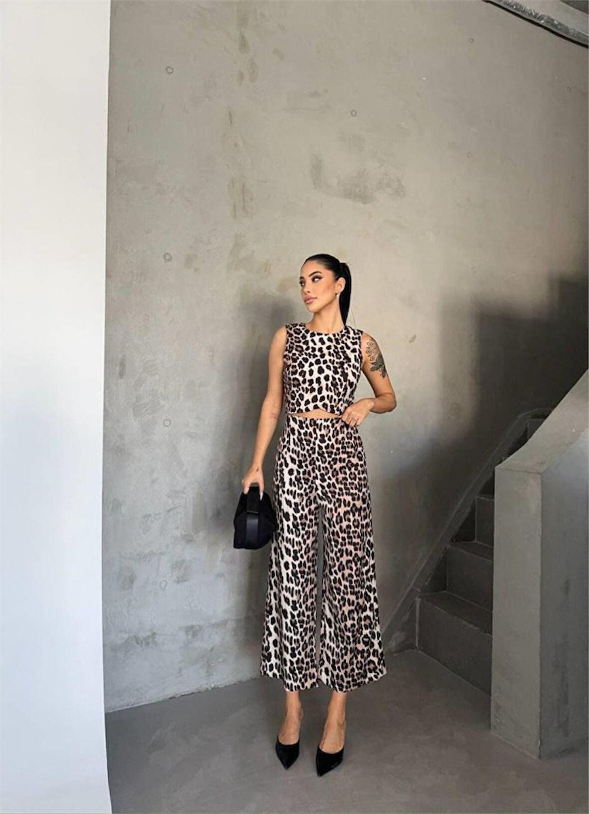 TUA MODA LEOPAR CROP KOLSUZ BLUZ-PANTOLON TAKIM - Leopar