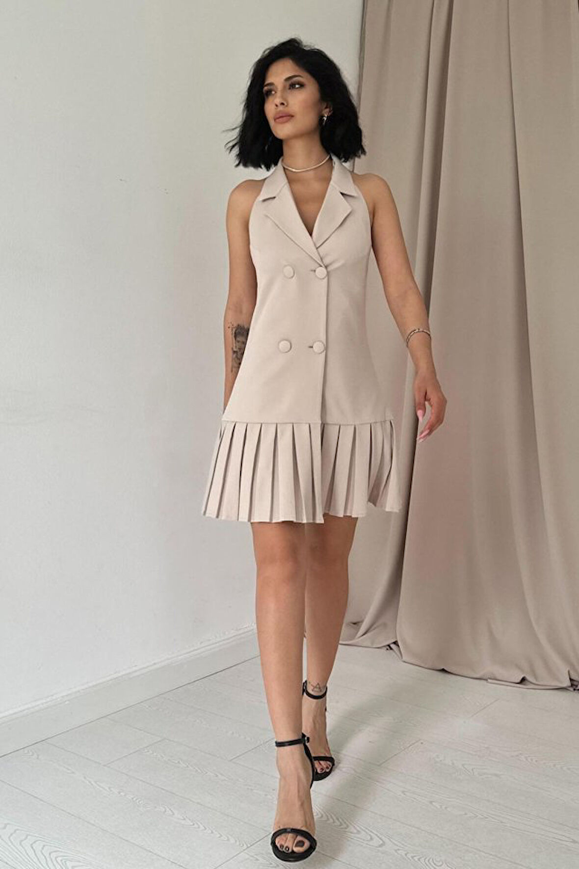 TUA MODA Bej Sırtı Açık Ceket Yakalı Elbise