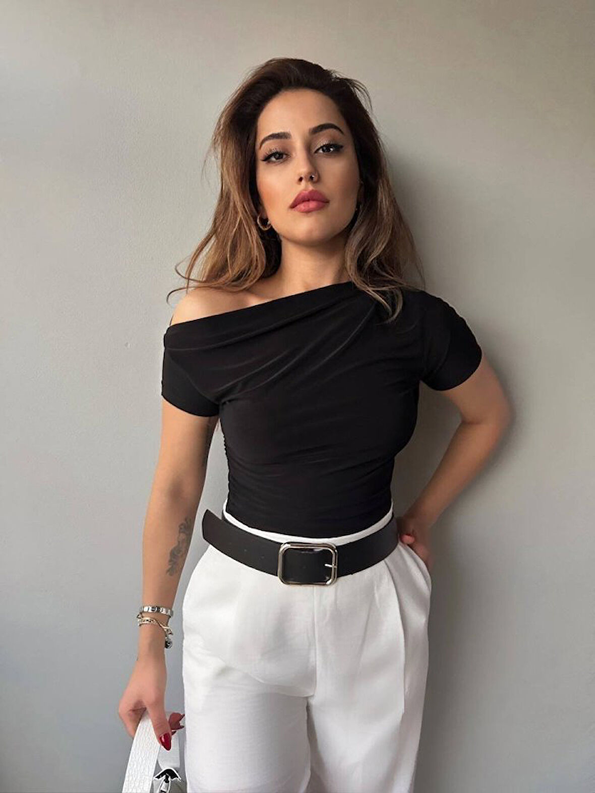 TUA MODA Kadın Sandy Kumaş Düşük Omuz Bluz