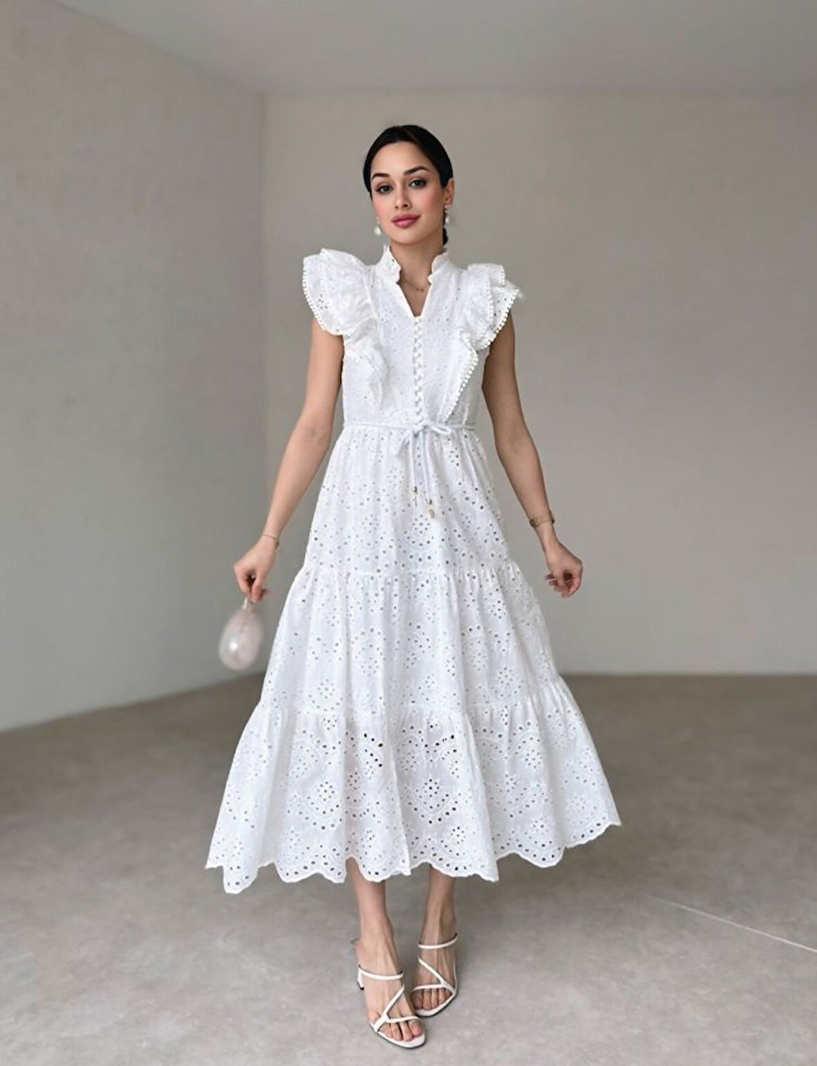 TUA MODA Beyaz Fırfırlı Düğmeli Elbise