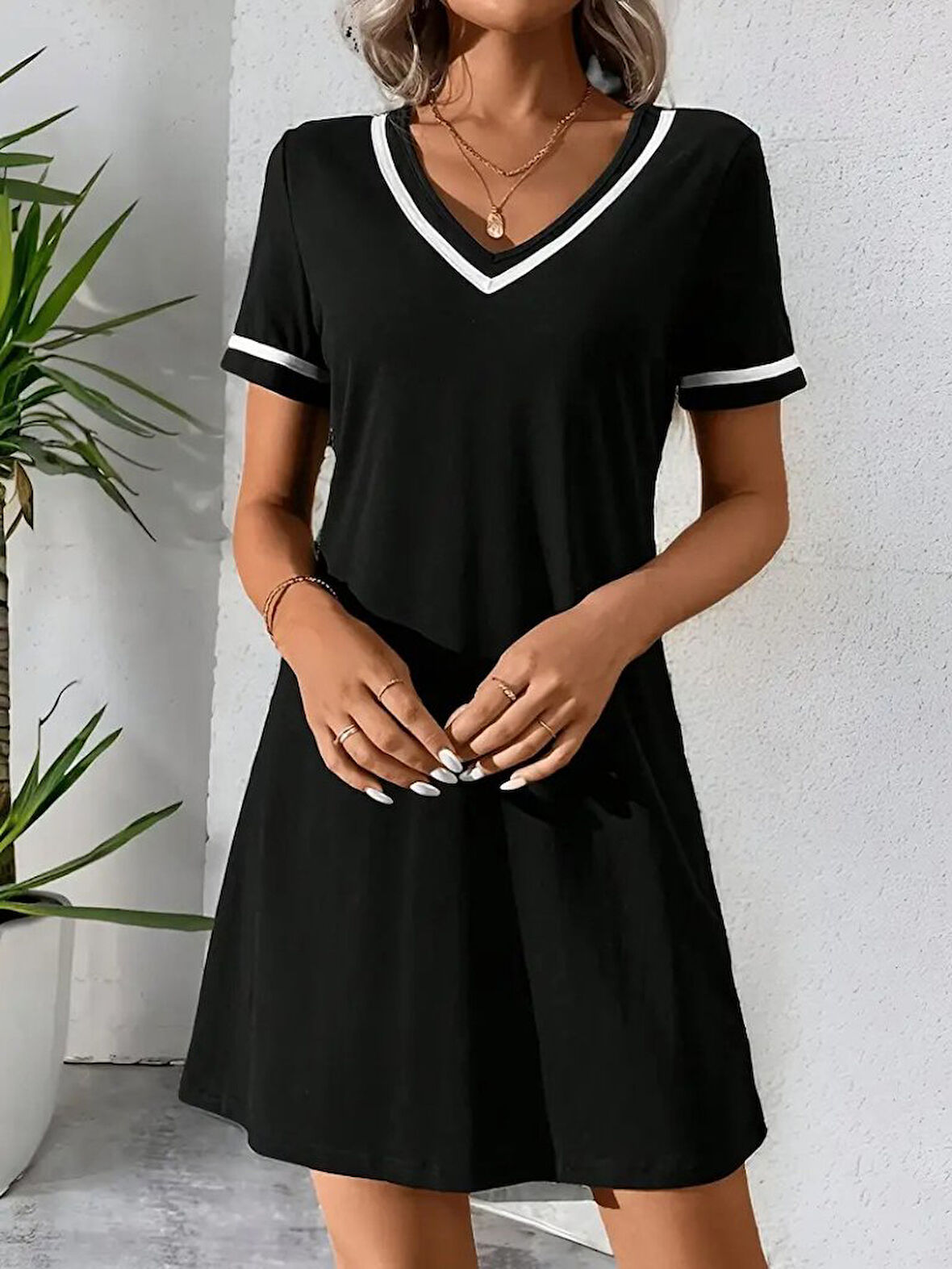 TUA MODA Kadın Kısa Kollu V çizgili Yakalı Kısa Viskon Elbise