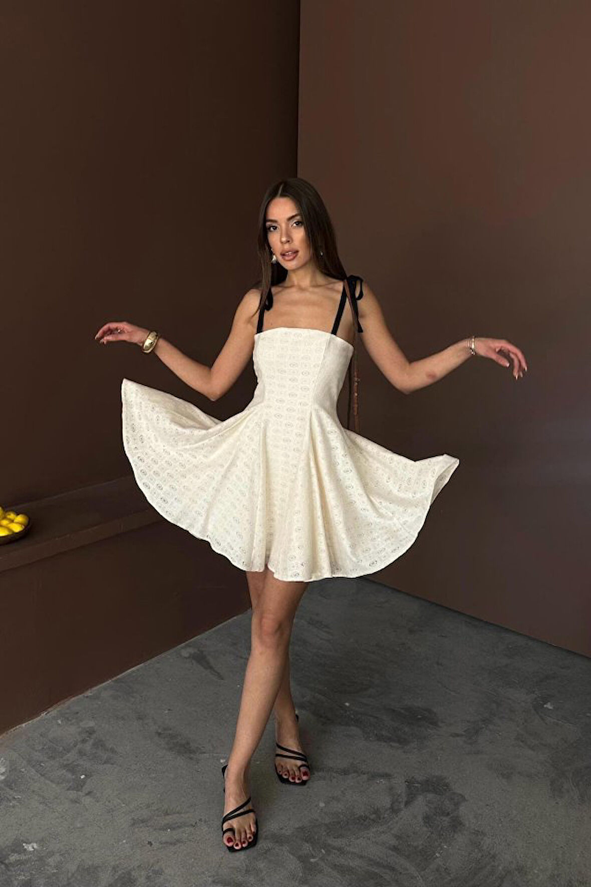 TUA MODA Bej Omzu Bağcıklı Elbise