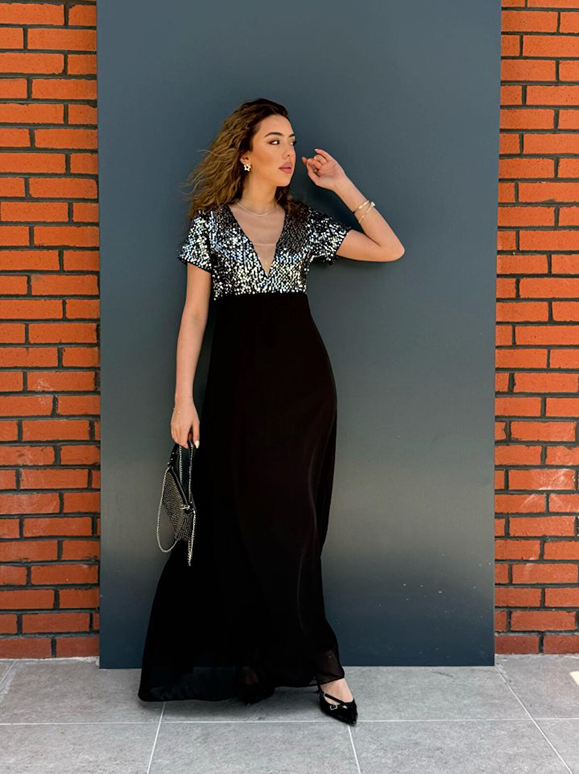 TUA MODA Kadın Kısa Kollu Derin V Yakalı A Kesim Pulpayet Detaylı şifon Nedime Elbisesi