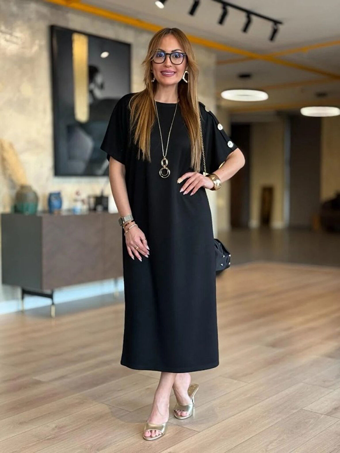 TUA MODA Kadın Kısa Kollu Bisiklet Yaka Omuzdan Düğmeli Uzun Viskon Iki Iplik Elbise