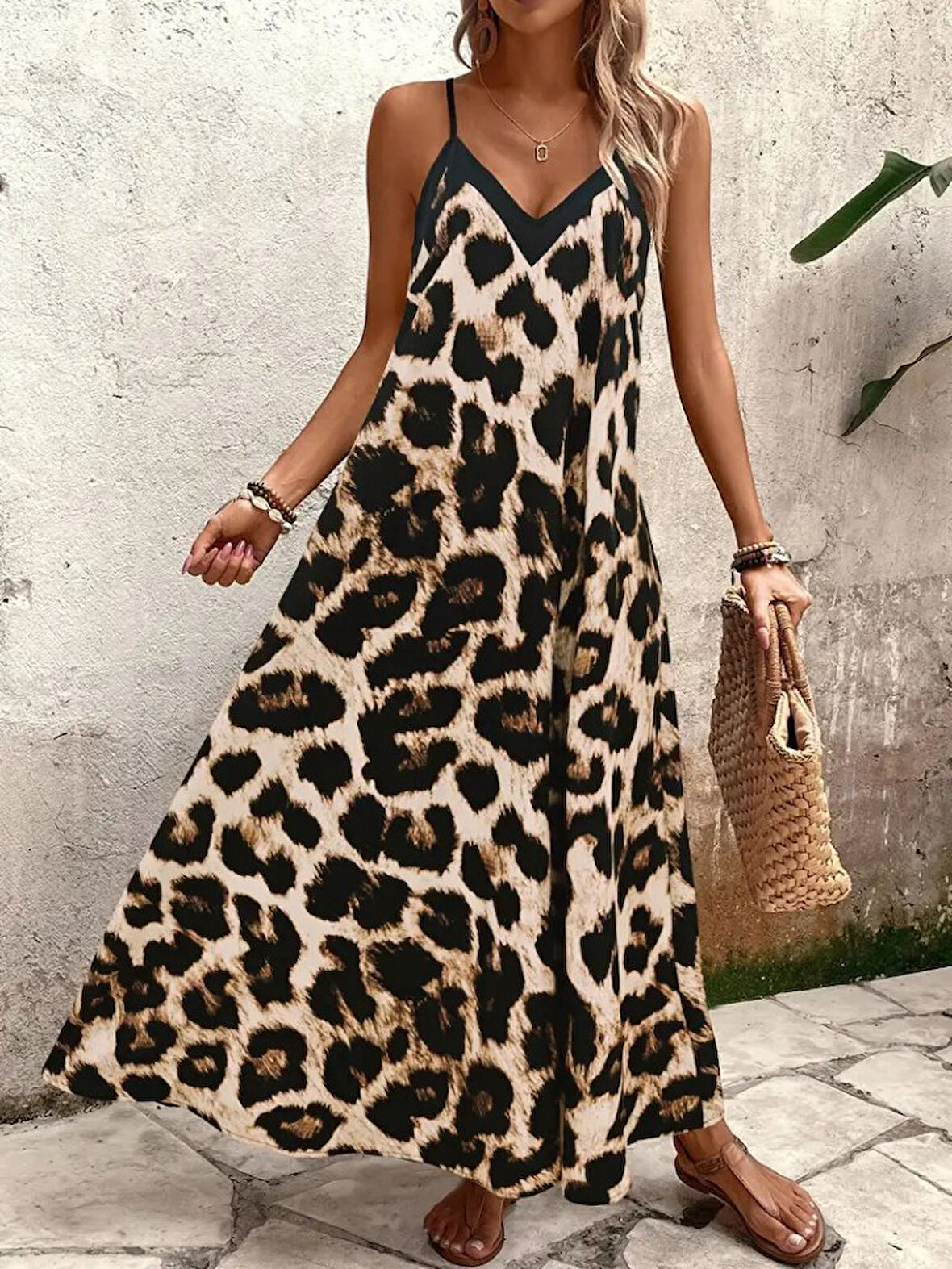 TUA MODA Kadın Ip Askılı Geniş V Yakalı Leopar Desenli Süprem Elbise