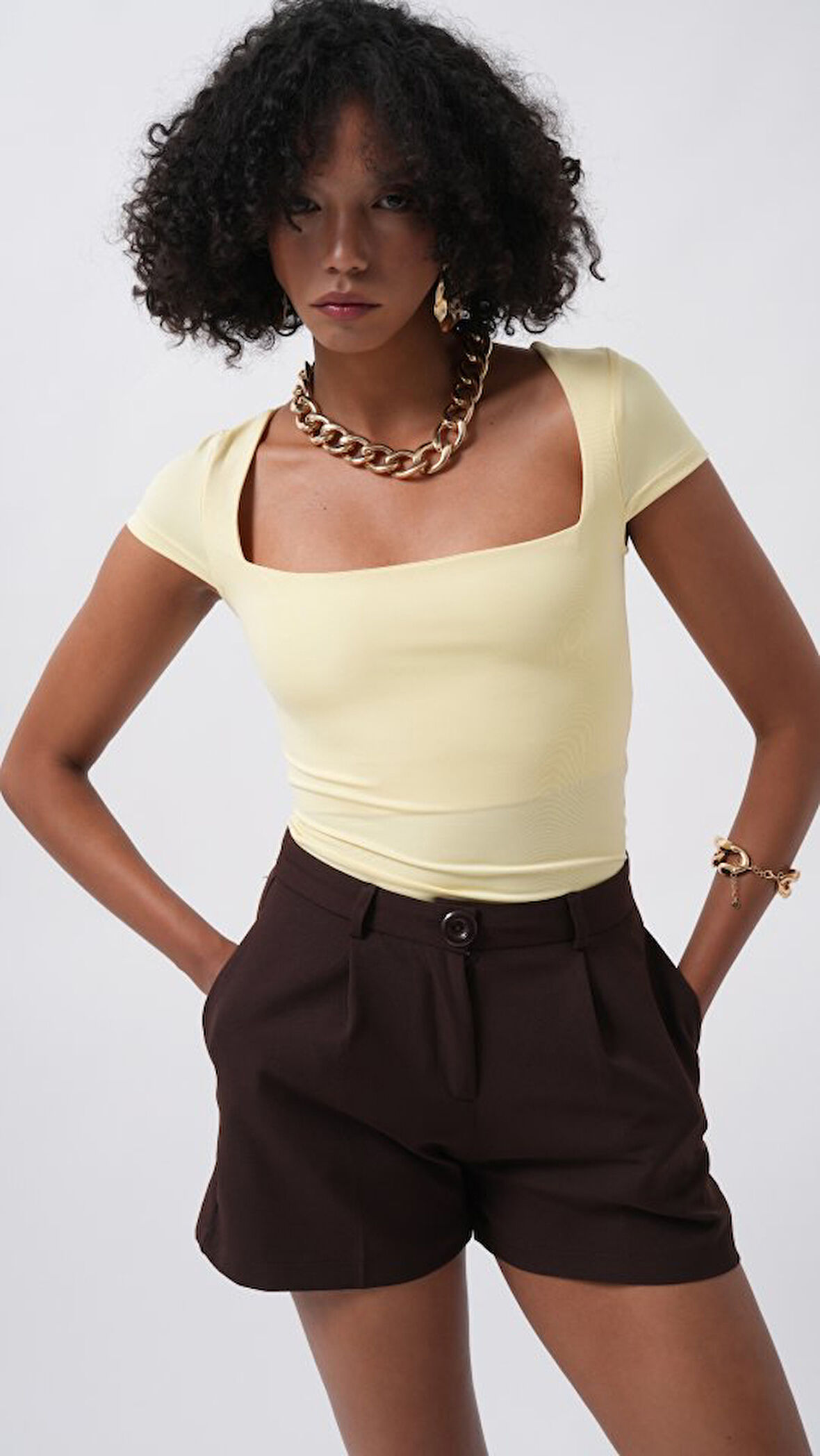 TUA MODA Pencere Detay Mini Dekolte Bluz