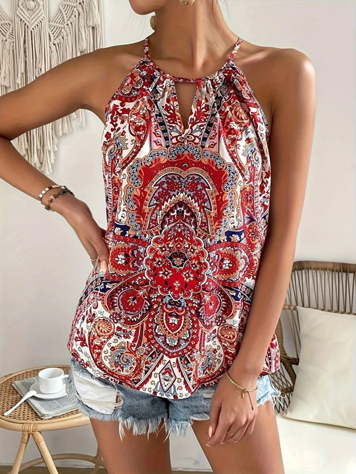 TUA MODA Kadın Halter Kollu Damla Detaylı Desenli Süprem Bluz