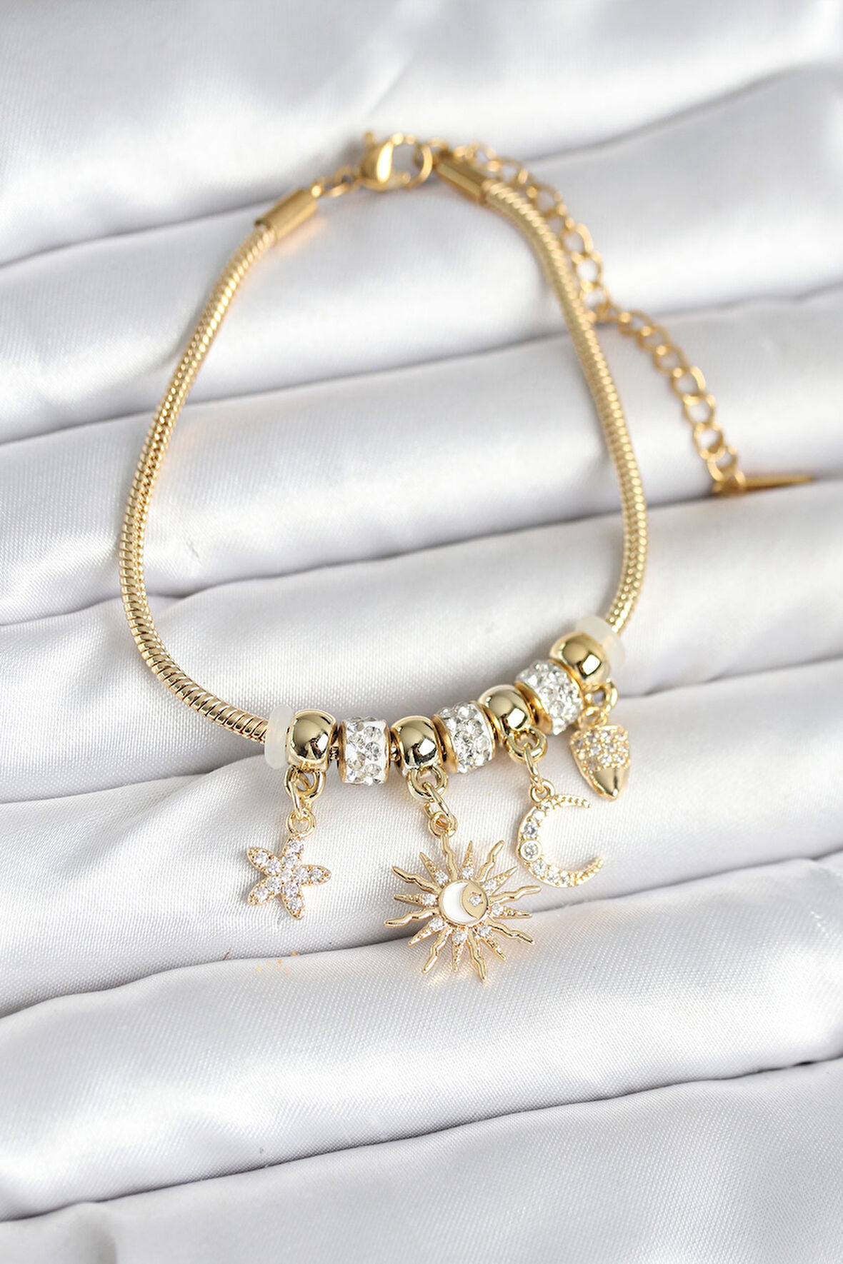 TUA MODA Pirinç Gold Renk Ay ve Güneş Charmlı Kadın Bileklik