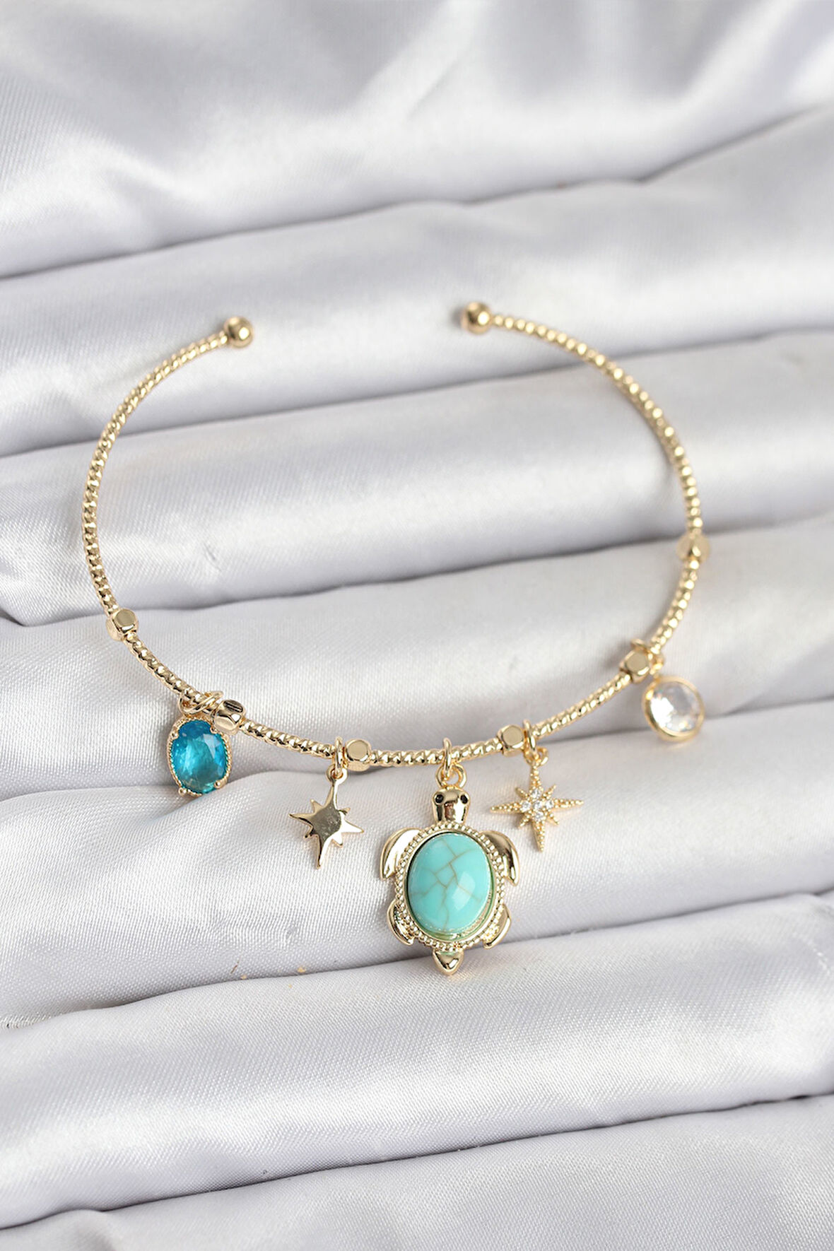 TUA MODA Caretta Caretta Charmlı Gold Renk Kadın Bileklik