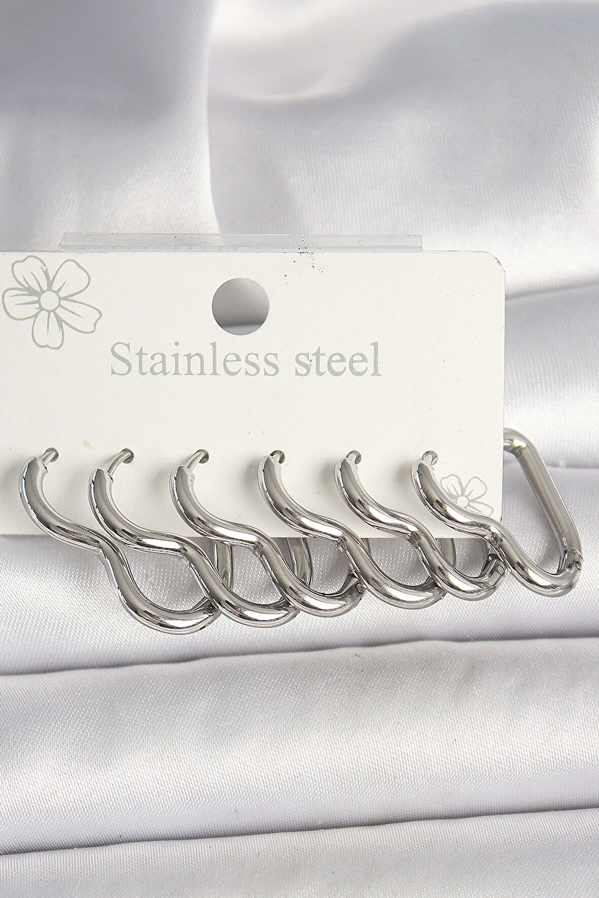 TUA MODA 316L Çelik Gümüş Renk Kalp Model Kadın Küpe Seti