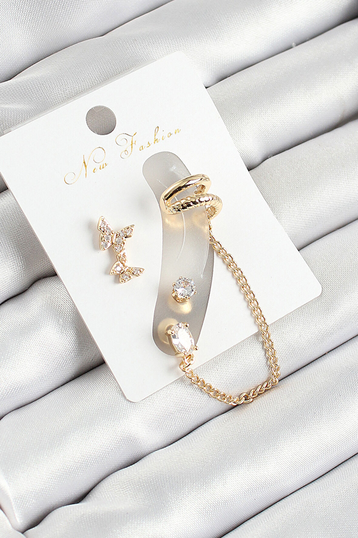 TUA MODA Pirinç Kelebek Figürlü Zirkon Taşlı Gold Renk 3'lü Kıkırdak Kadın Küpe Set