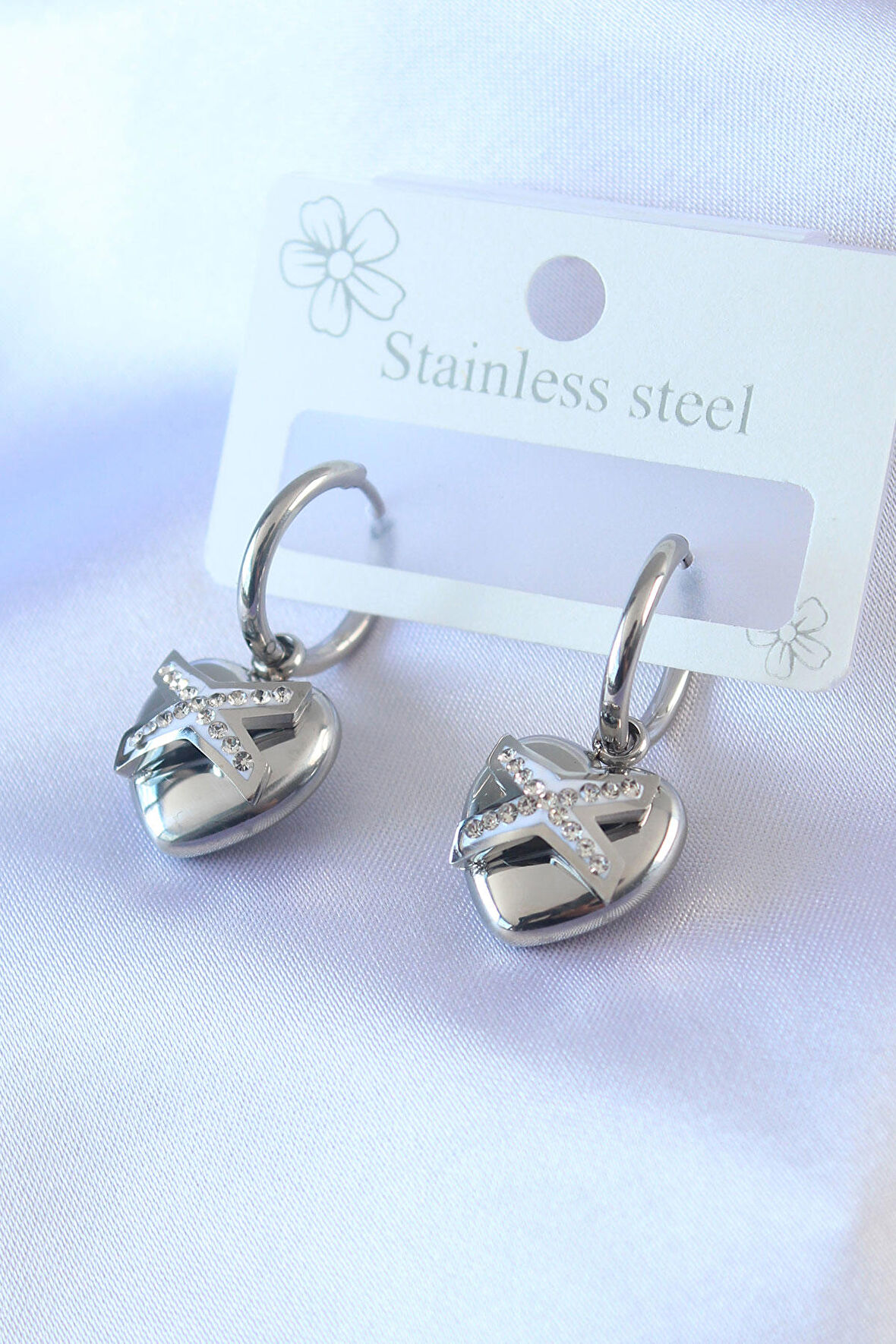 TUA MODA 316L Çelik Gümüş Renk Zirkon Taş Detay Kalp Model Kadın Küpe