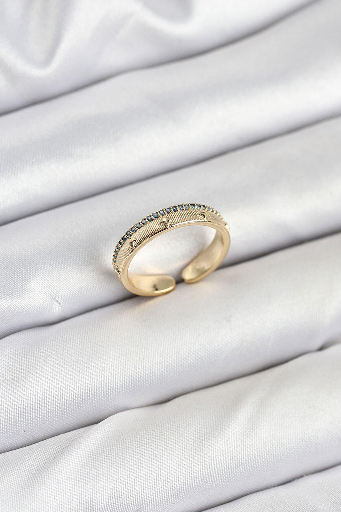 TUA MODA Pirinç Gold Renk Sıralı Zirkon Taşlı Kutup Yıldızı Model Kadın Yüzük