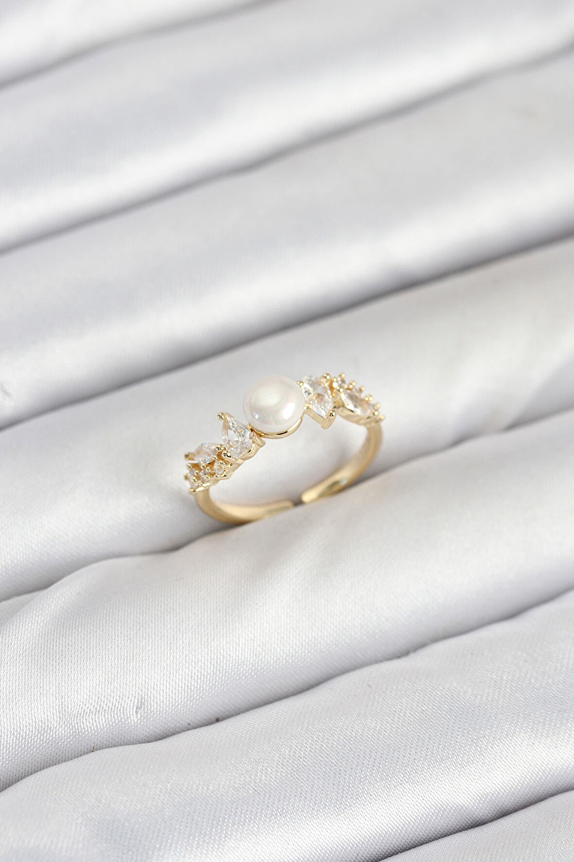 TUA MODA Pirinç Gold Renk Zirkon Taşlı İncili Model Kadın Yüzük