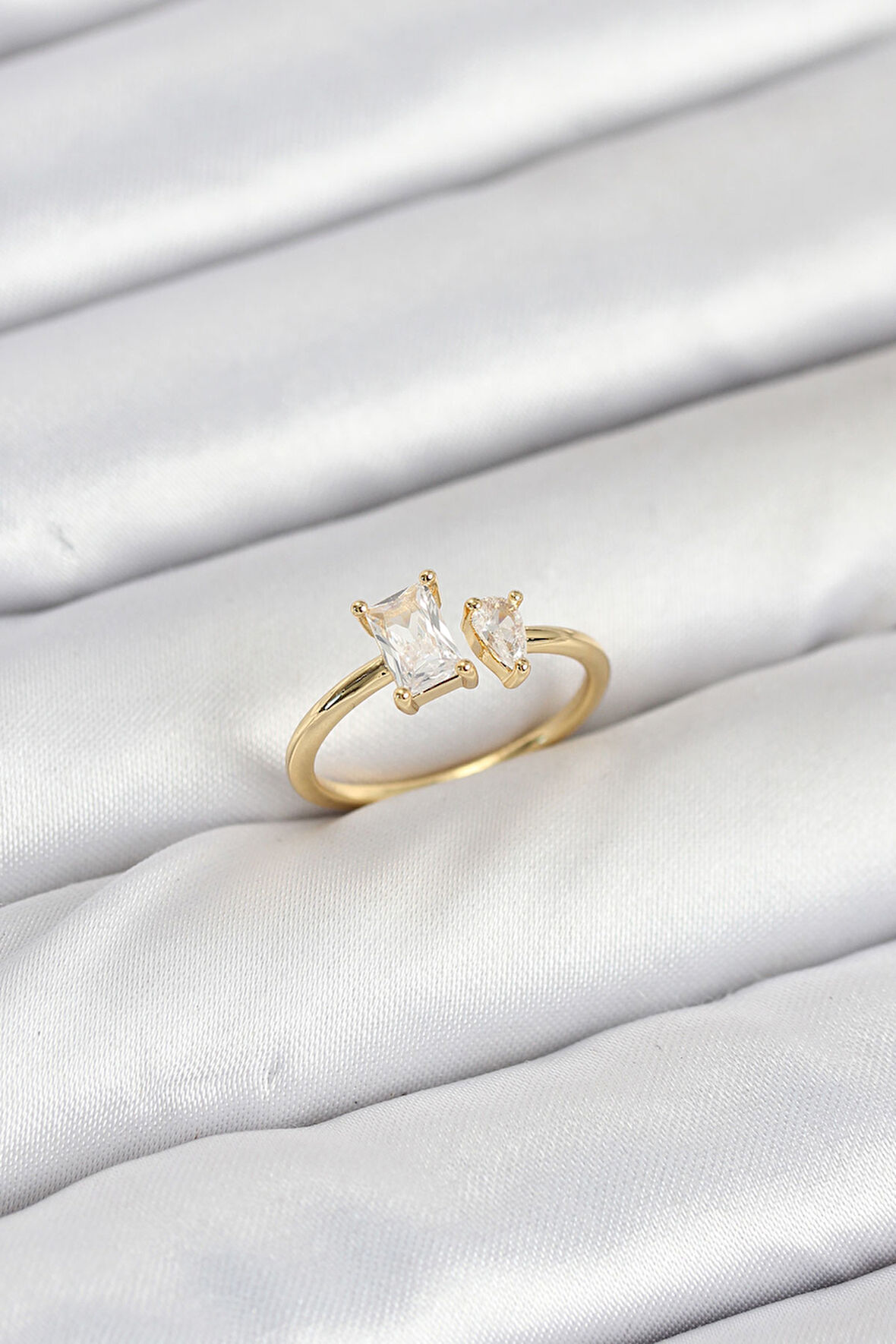 TUA MODA Pirinç Gold Renk Zirkon Taşlı Kadın Yüzük