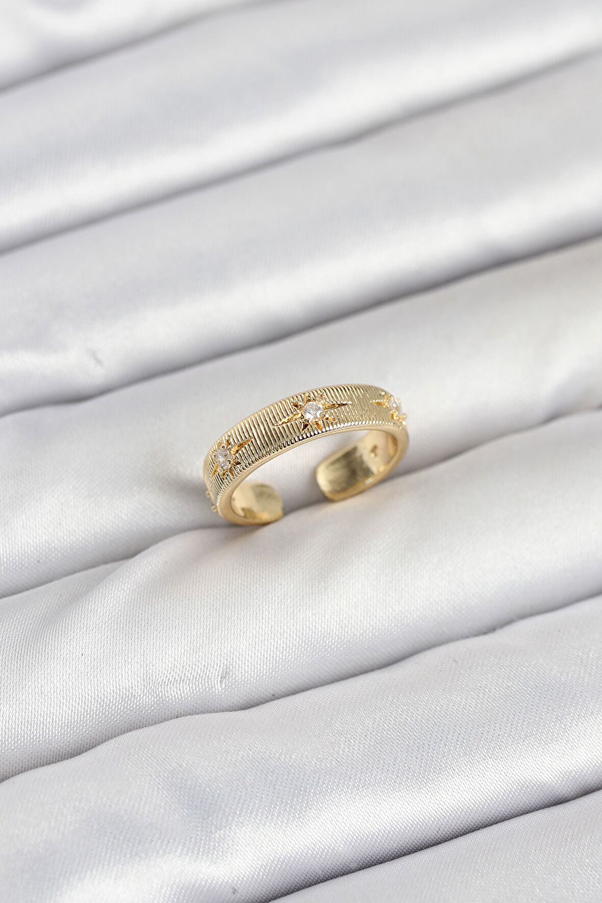 TUA MODA Pirinç Gold Renk Zirkon Taşlı Kutup Yıldızı Model Kadın Yüzük