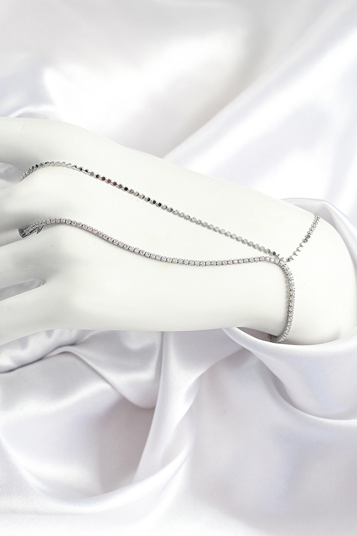 TUA MODA Pirinç Zirkon Taşlı Ezme Zincir Model Gümüş Renk Kadın Şahmeran