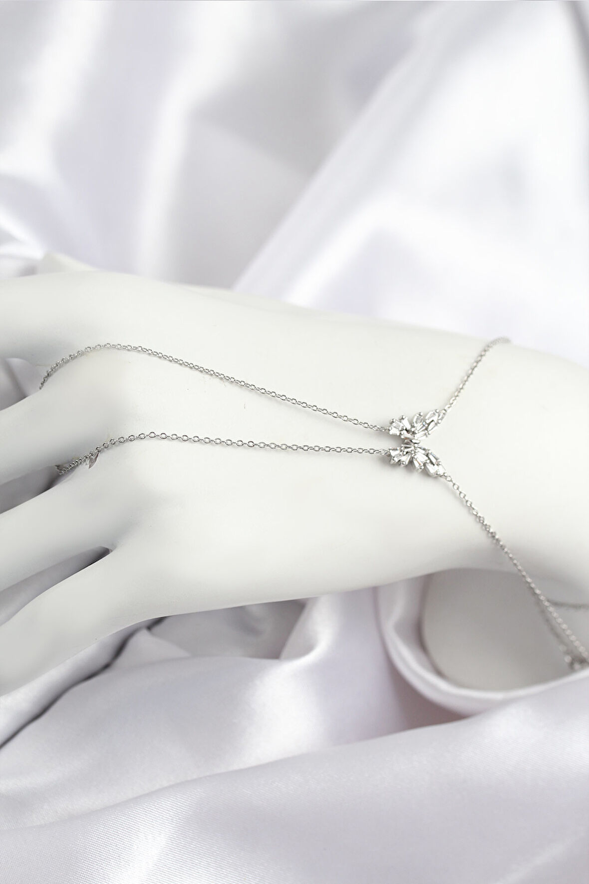 TUA MODA Pirinç Zirkon Taşlı Kelebek Model Gümüş Renk Şahmeran