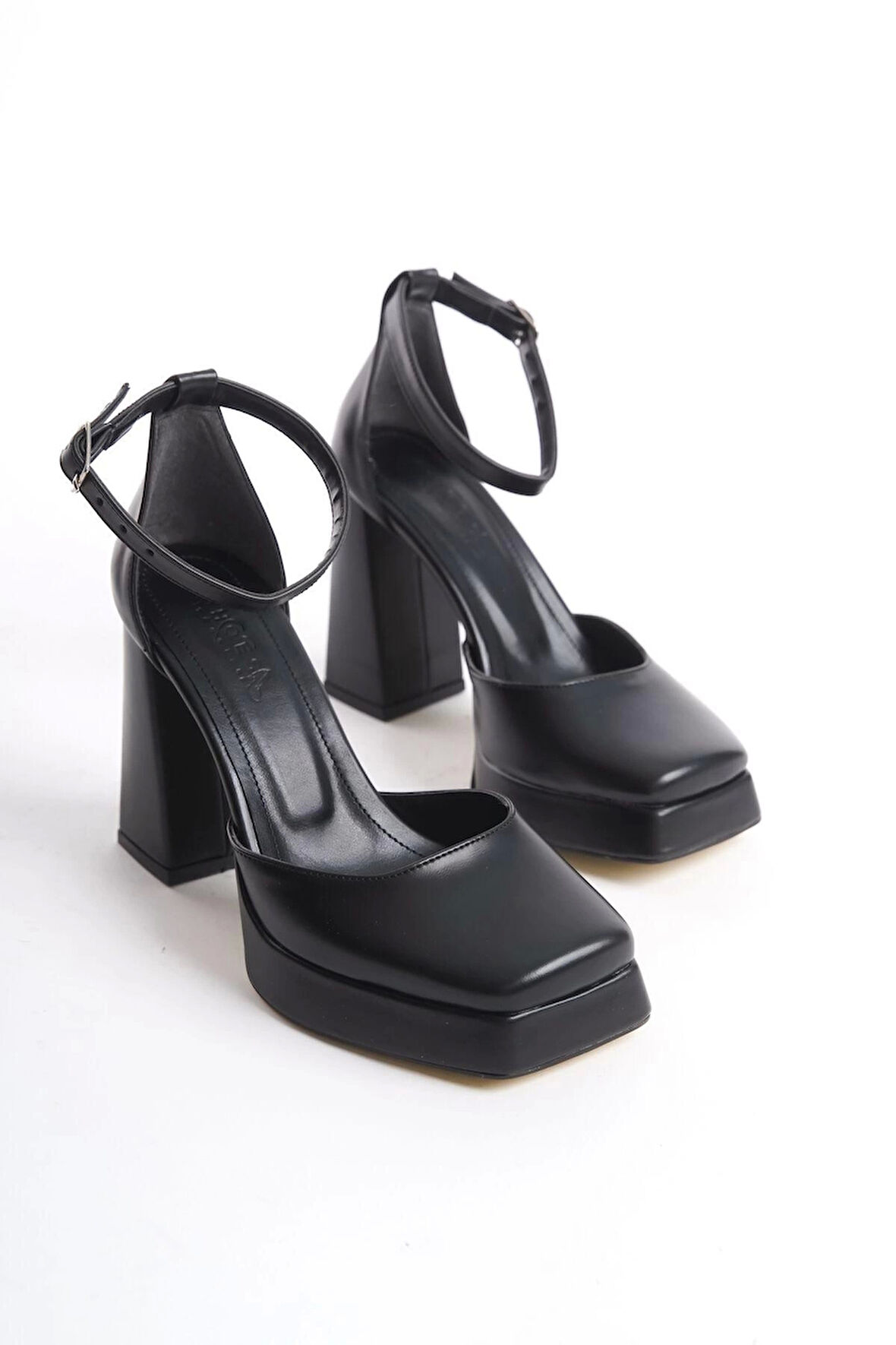 Kawer Siyah Cilt Topuklu Ayakkabı