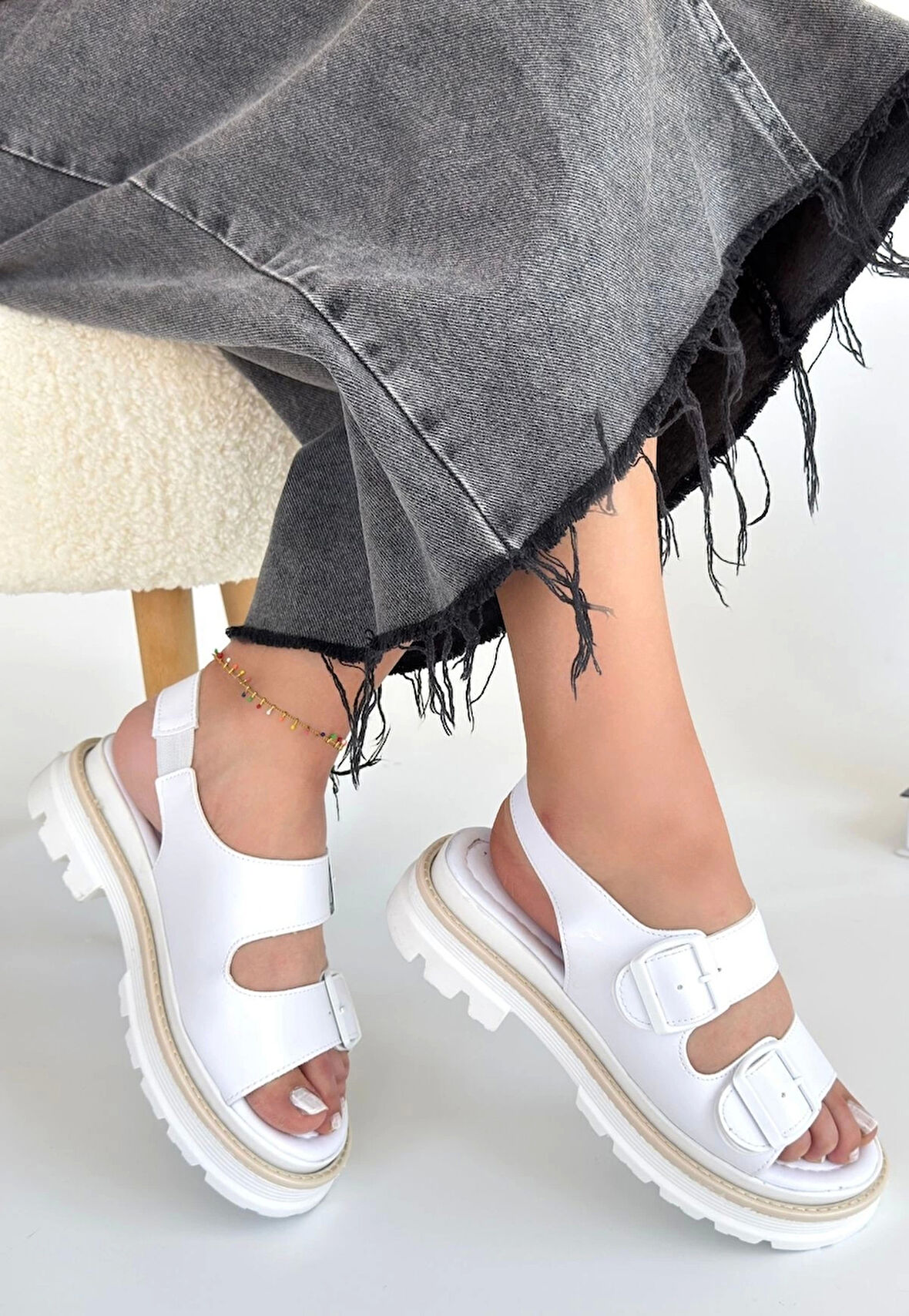 Milta Beyaz Cilt Sandalet