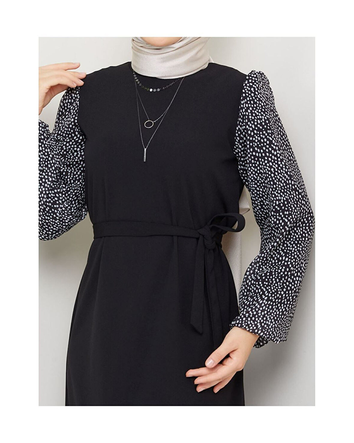 Yuvarlak Desenli Şifon Kollu Tuğba Model Elbise - Siyah Siyah-915