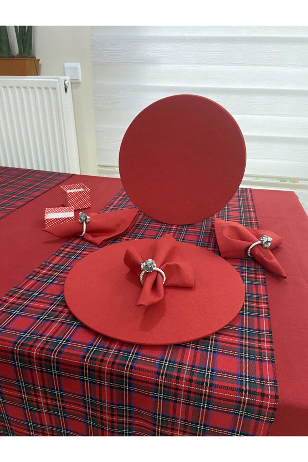 Sıvı Geçirmez Dertisiz Masa Örtüsü, Supla, Peçete, Runner , Kırmızı 14 Parça