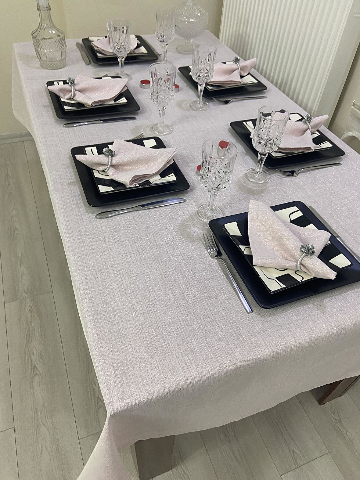 Keten Görünümlü Begonvil Simli Masa Örtüsü Pudra Pembe