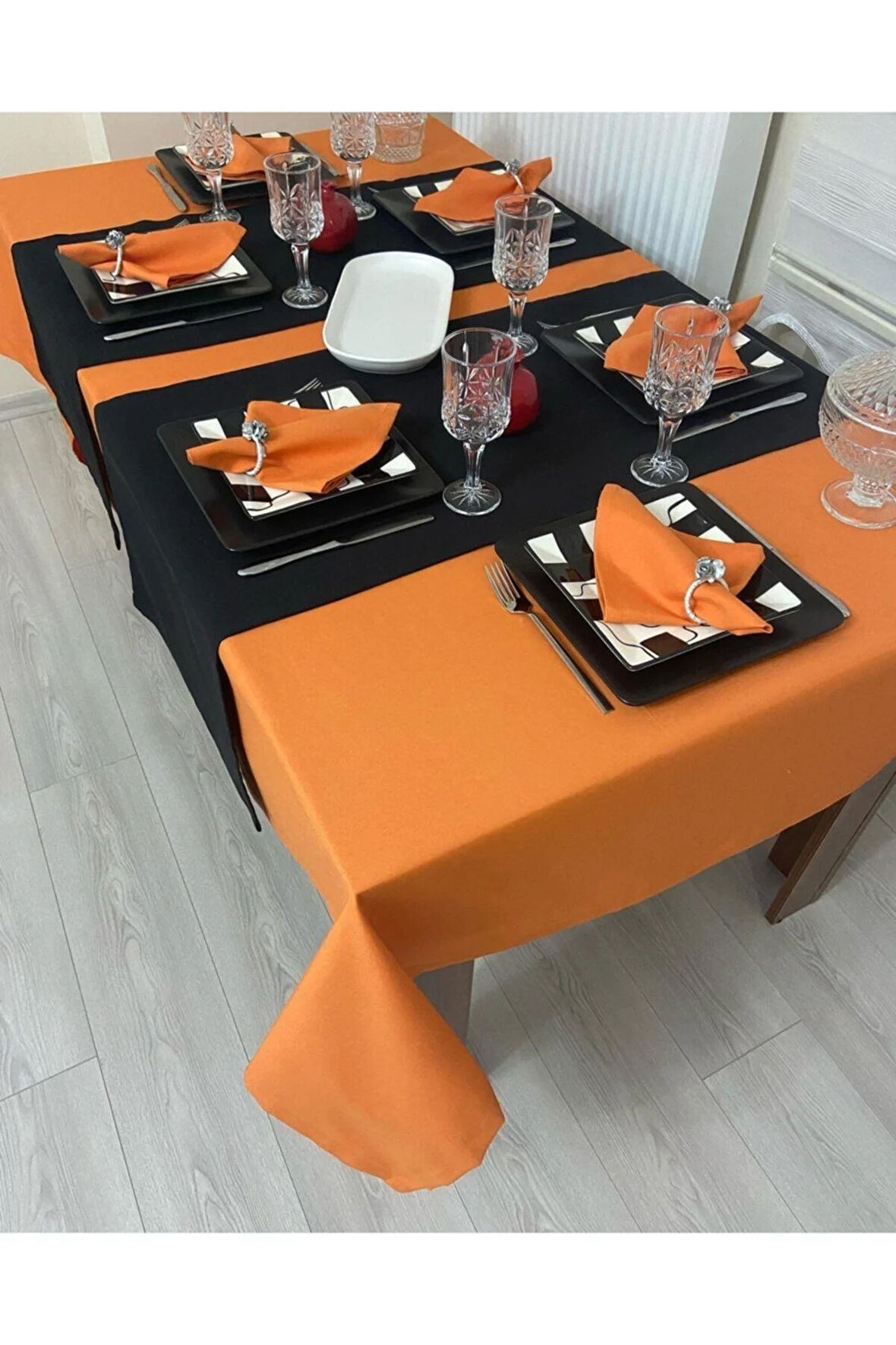 Sıvı Geçirmez Dertsiz Masa Örtüsü Turuncu 25 Parça Set
