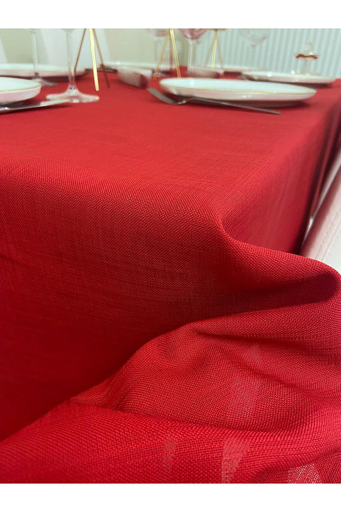 Keten Görünümlü Dertsiz Masa Örtüsü Kırmızı 13 Parça