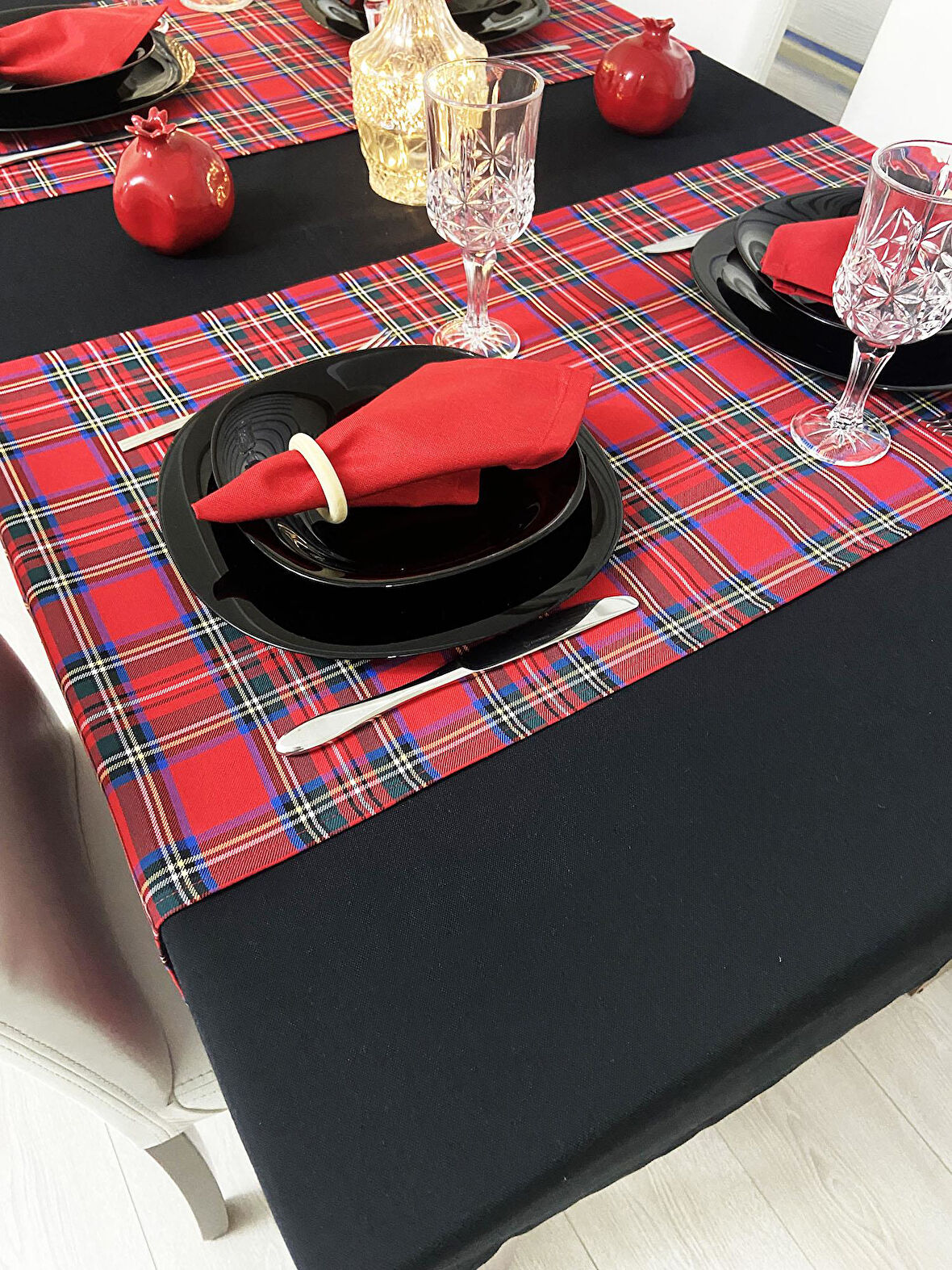 Sıvı Geçirmez Siyah Masa Örtüsü Ekose Runner Ve Peçete 15 Parça