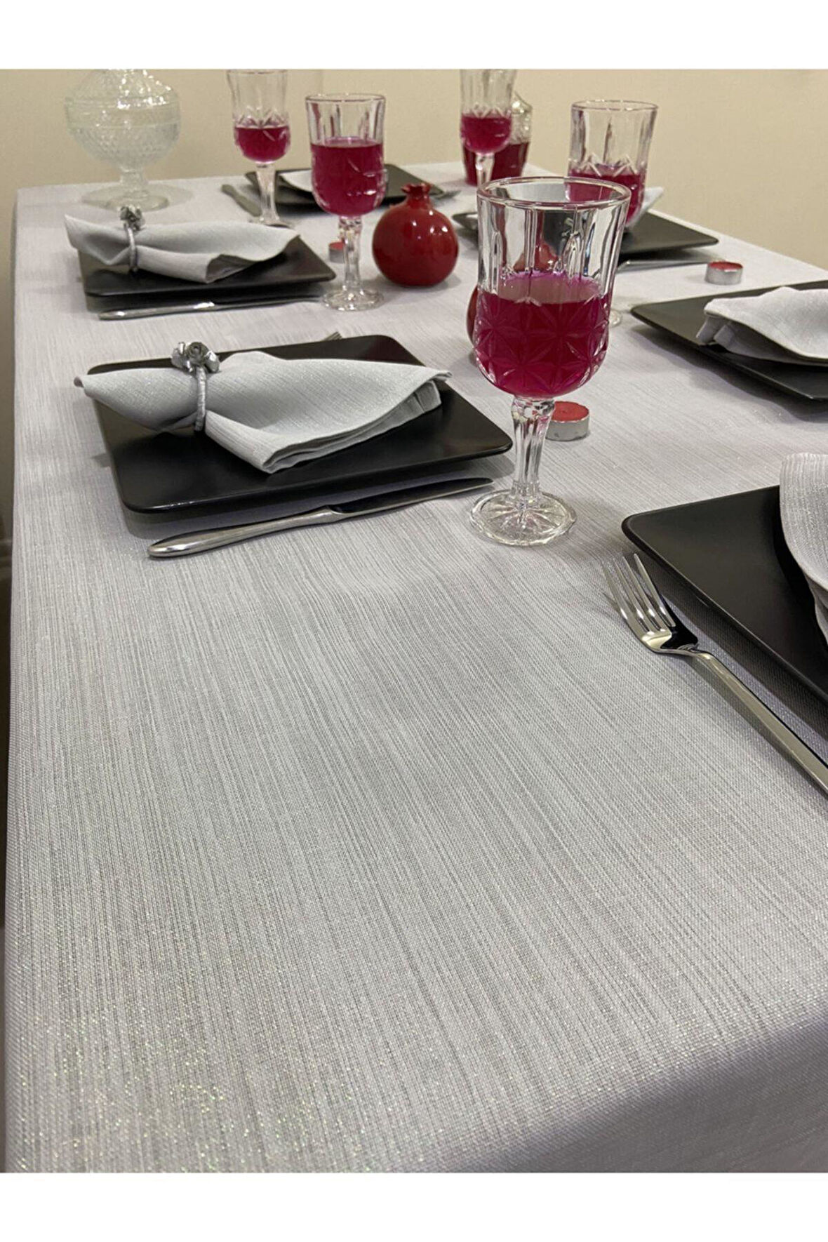 Simli Dertsiz Oval Masa Örtüsü Beyaz 150x210