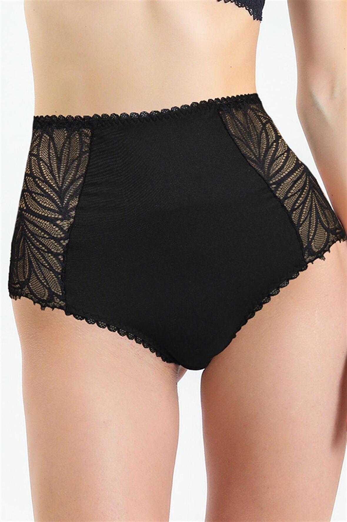 586 - Dantelli Yüksek Bel Külot