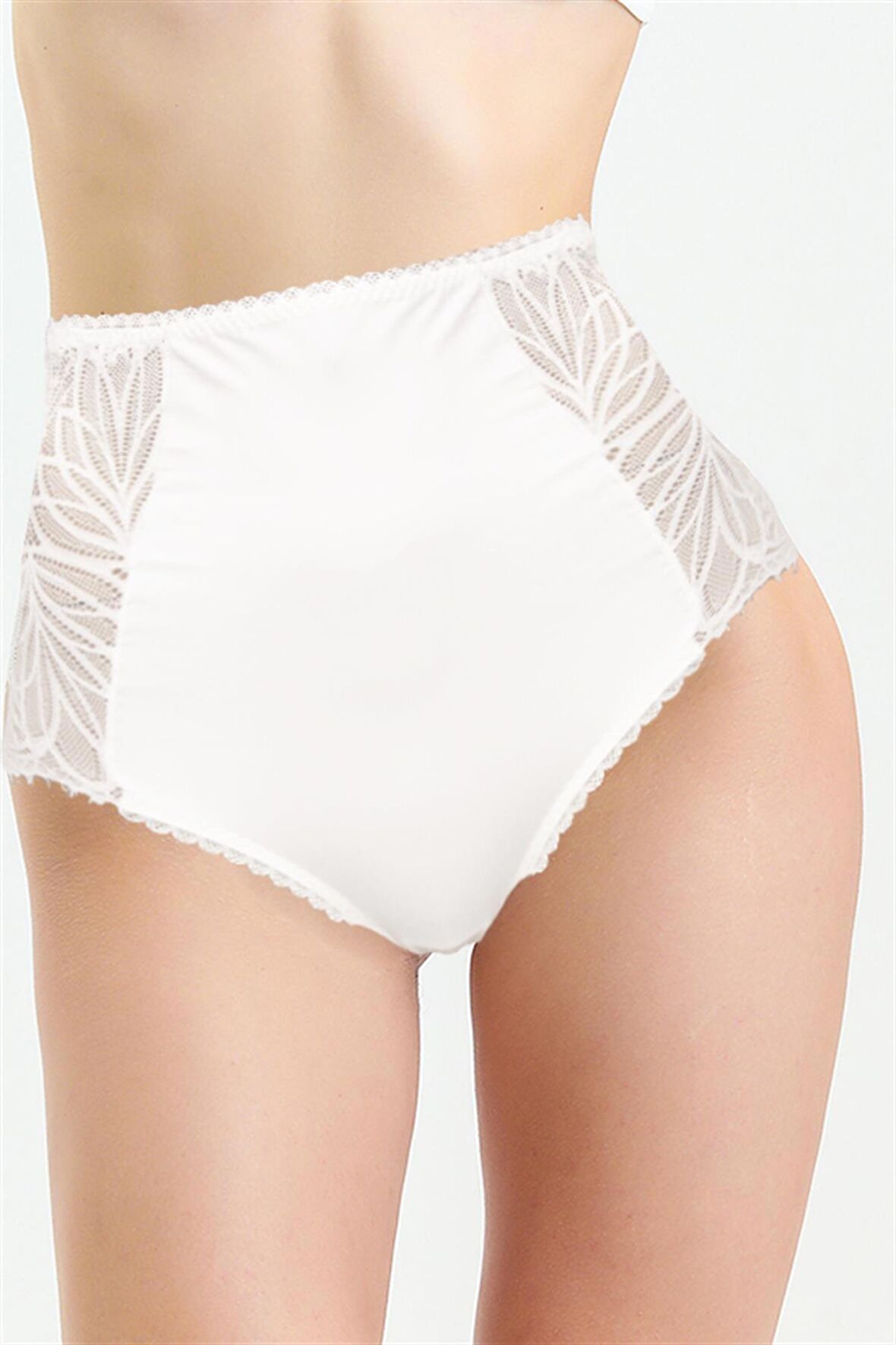 586 - Dantelli Yüksek Bel Külot