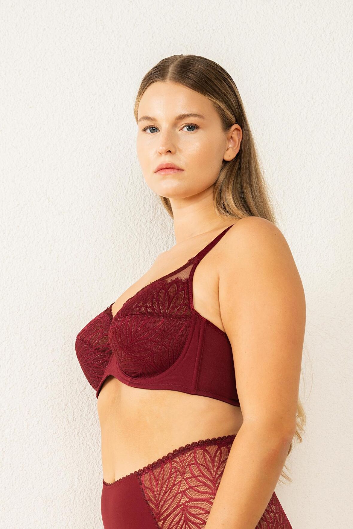 6485 - Dantelli Toparlayıcı Sütyen