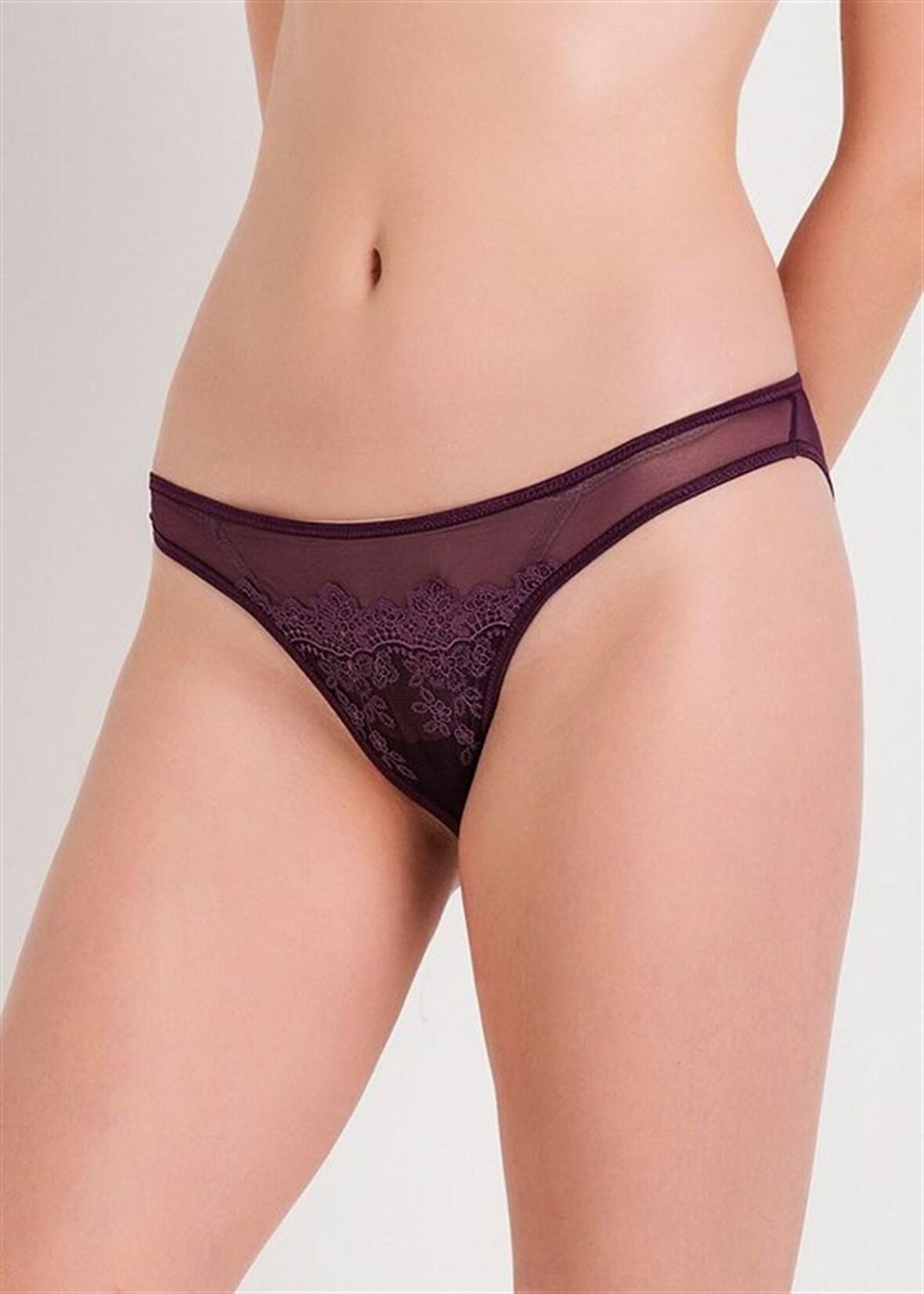 292 - Brode Dantelli Geniş Kenarlı Normal Külot