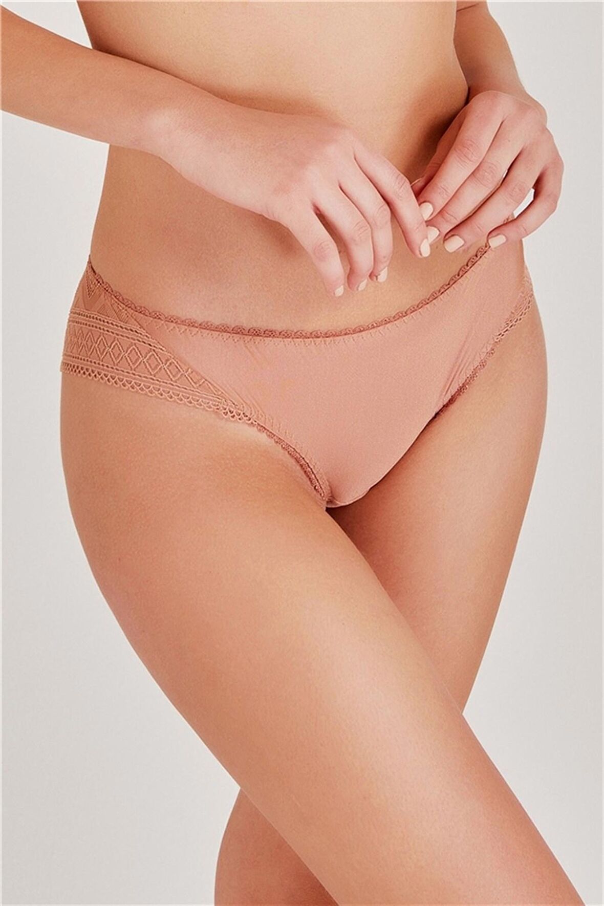 548 - Zigzag Dantelli Normal Külot