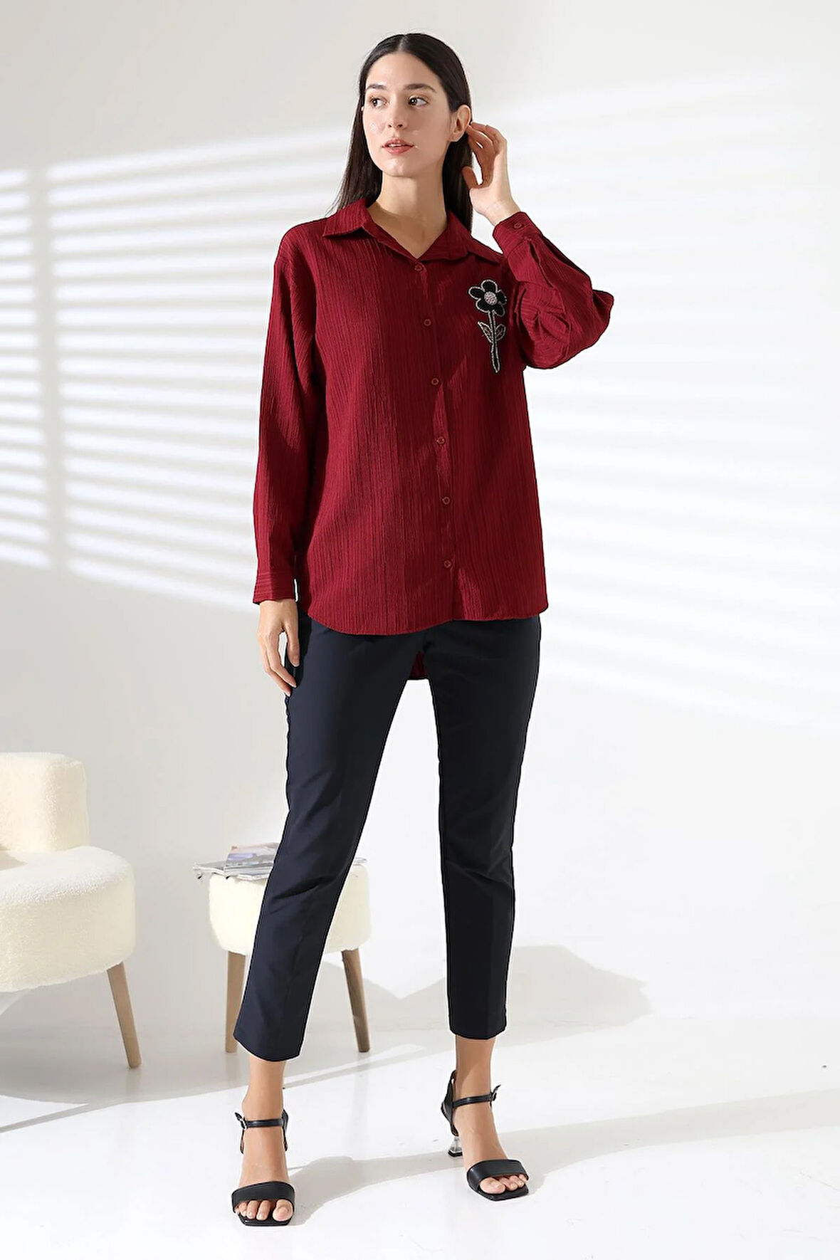  Uzun Kollu Durres Dokulu Çiçek Detaylı Serin Kumaş Kadın Gömlek