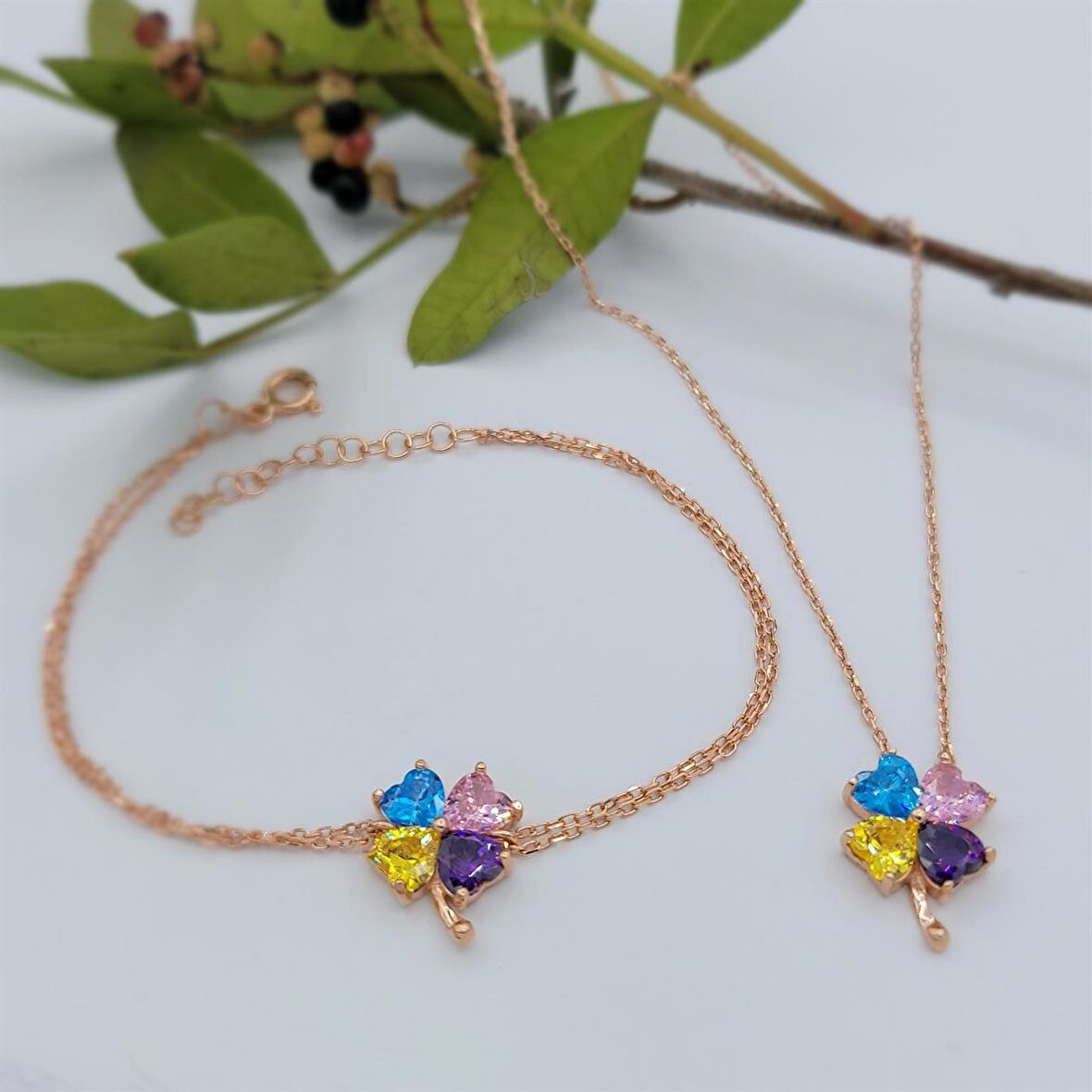 Pırlanta Montür Tasarım Rose Yonca Kolye Ve Bileklik Gümüş İkili Set