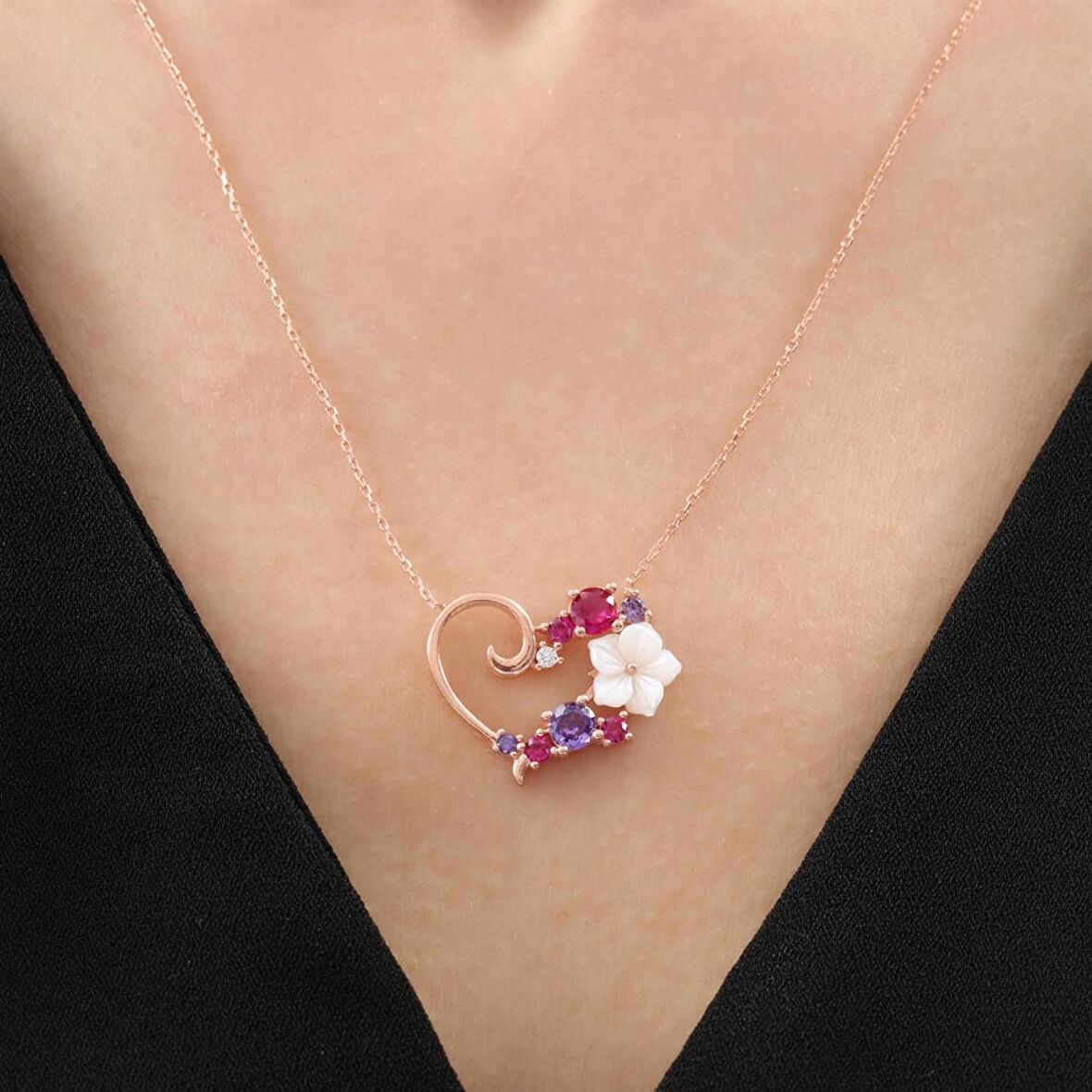 MANOLYA ÇİÇEĞİ ASİMETRİK KALP ROSE GÜMÜŞ KOLYE