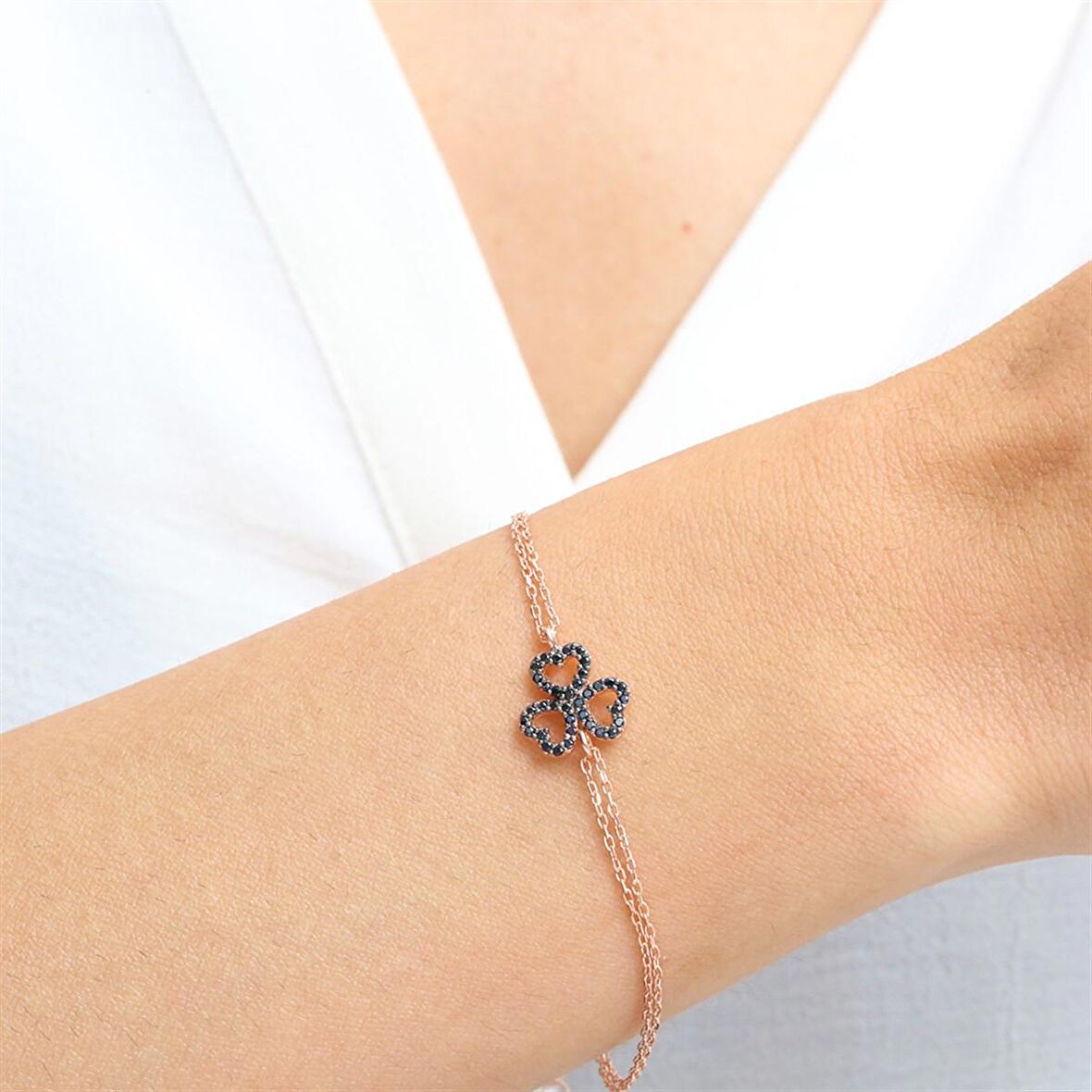 Pırlanta Montür Tasarım Oniks Taş Üçlü Kalp Gümüş Bileklik