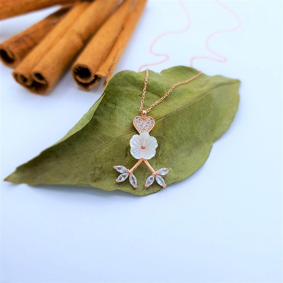 MANOLYA ÇİÇEĞİ SEDEFLİ BAGET TAŞ ÇİFT SALKIM ROSE GÜMÜŞ KOLYE