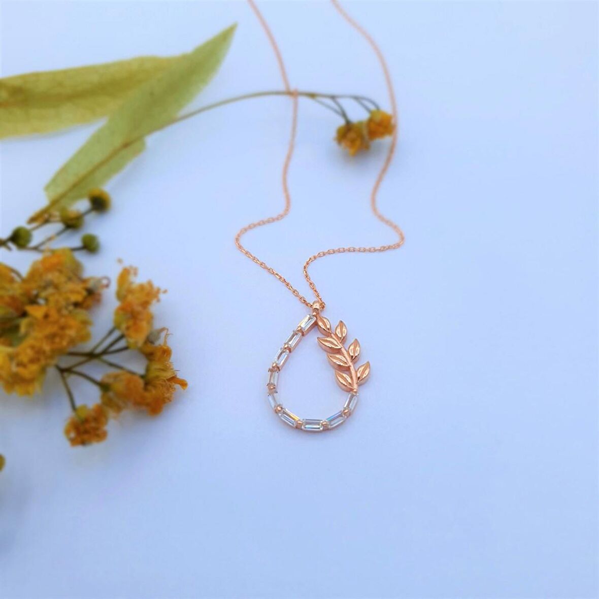  BAGET TAŞ ROSE RENK DAMLA ZEYTİN DALI GÜMÜŞ KOLYE