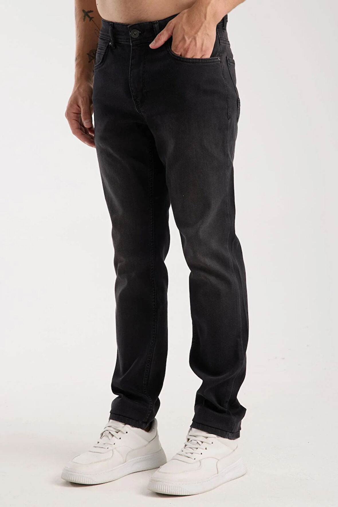 Erkek Slim Fit/Normal Kesim Jean Pantolon - Esnek (%2 Elastan) ve Pamuklu (%98) 