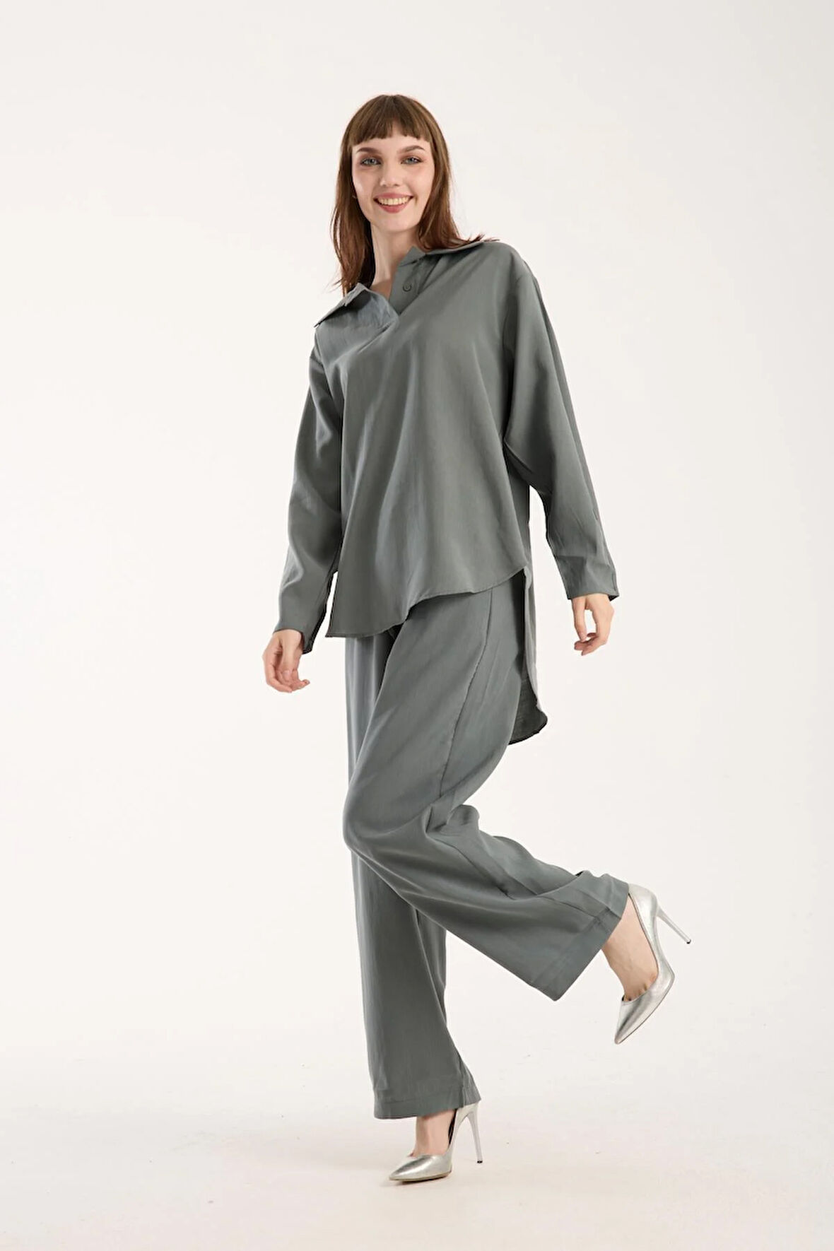 İpeksi Yumuşaklıkta Modal Kumaş Rahat Kesim Uzun Gömlek + Pantolon Takım (2 Parça)