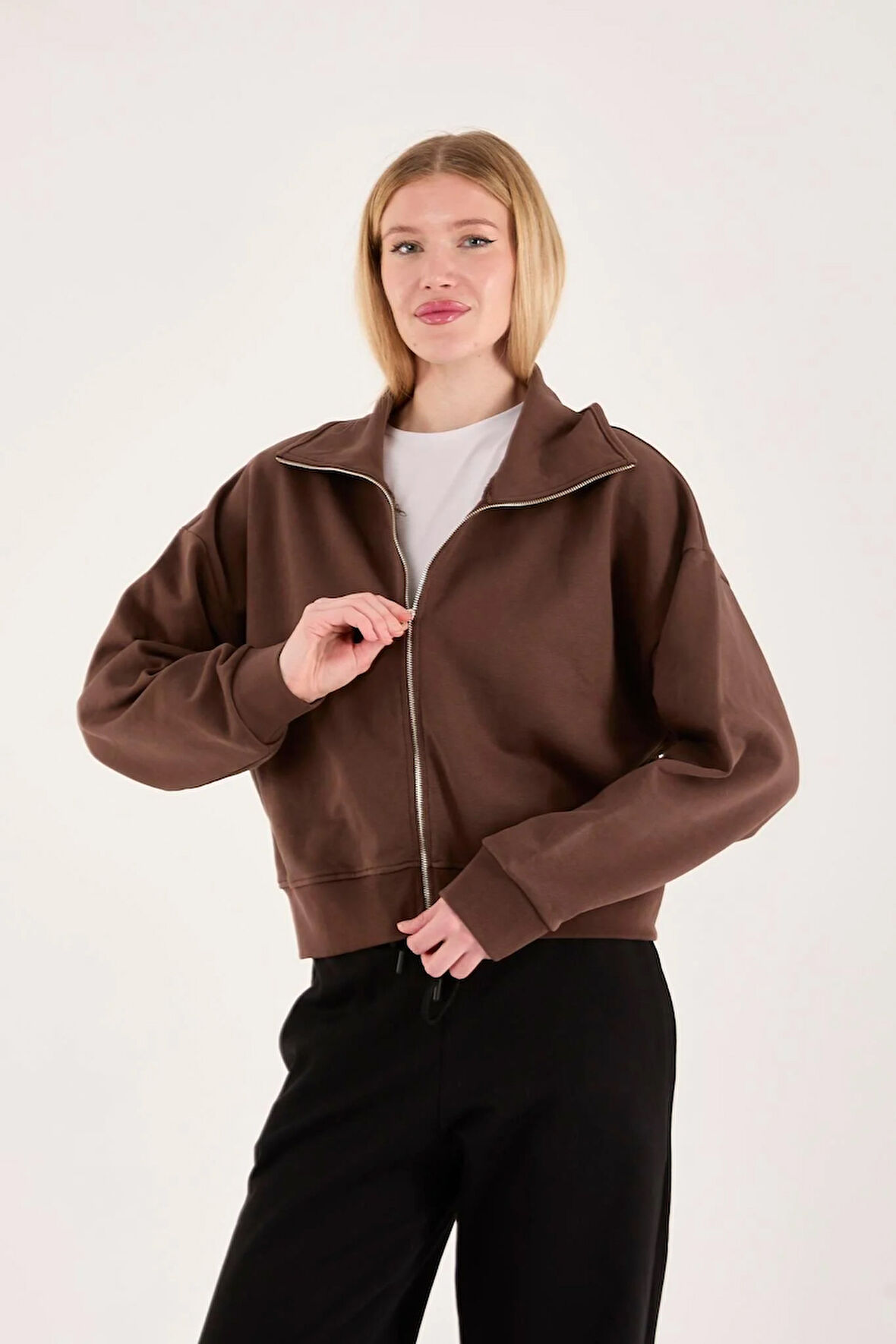 %100 Pamuk Fermuarlı Yüksek Yakalı Kadın Sweatshirt