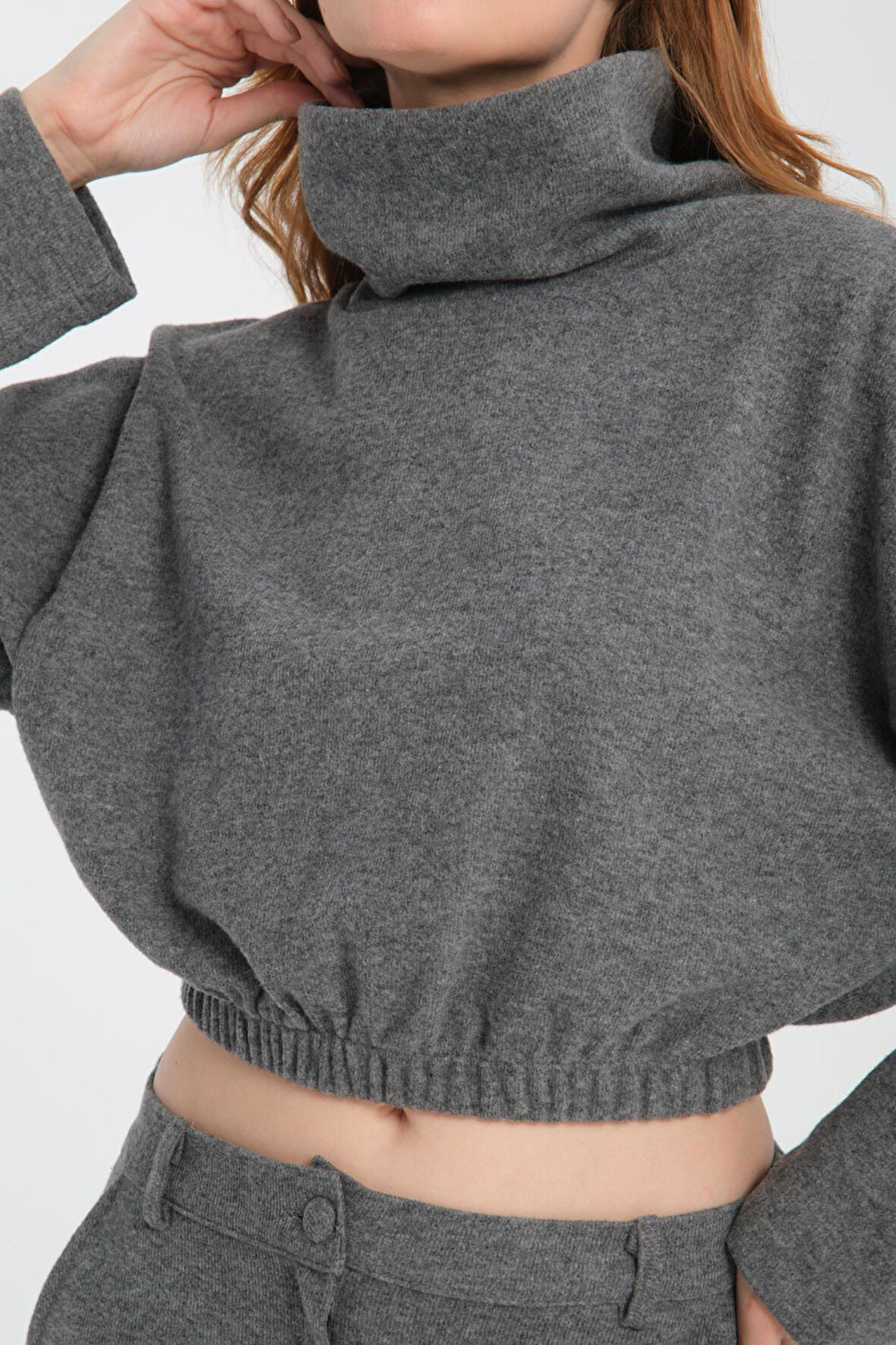 Pamuklu Boğazlı Crop Sweatshirt + Pamuklu Pantolon Takım