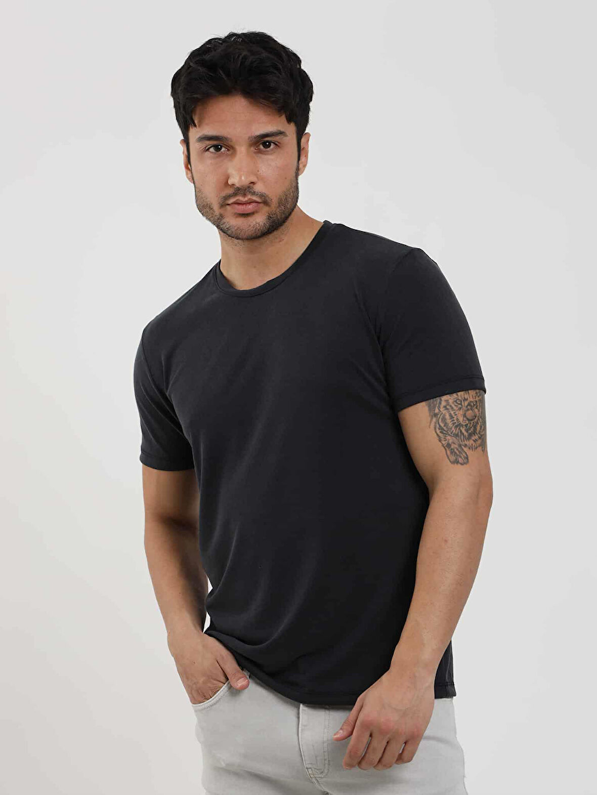 Dufy Siyah Erkek Slim Fit Düz O Yaka Tshirt - 105254